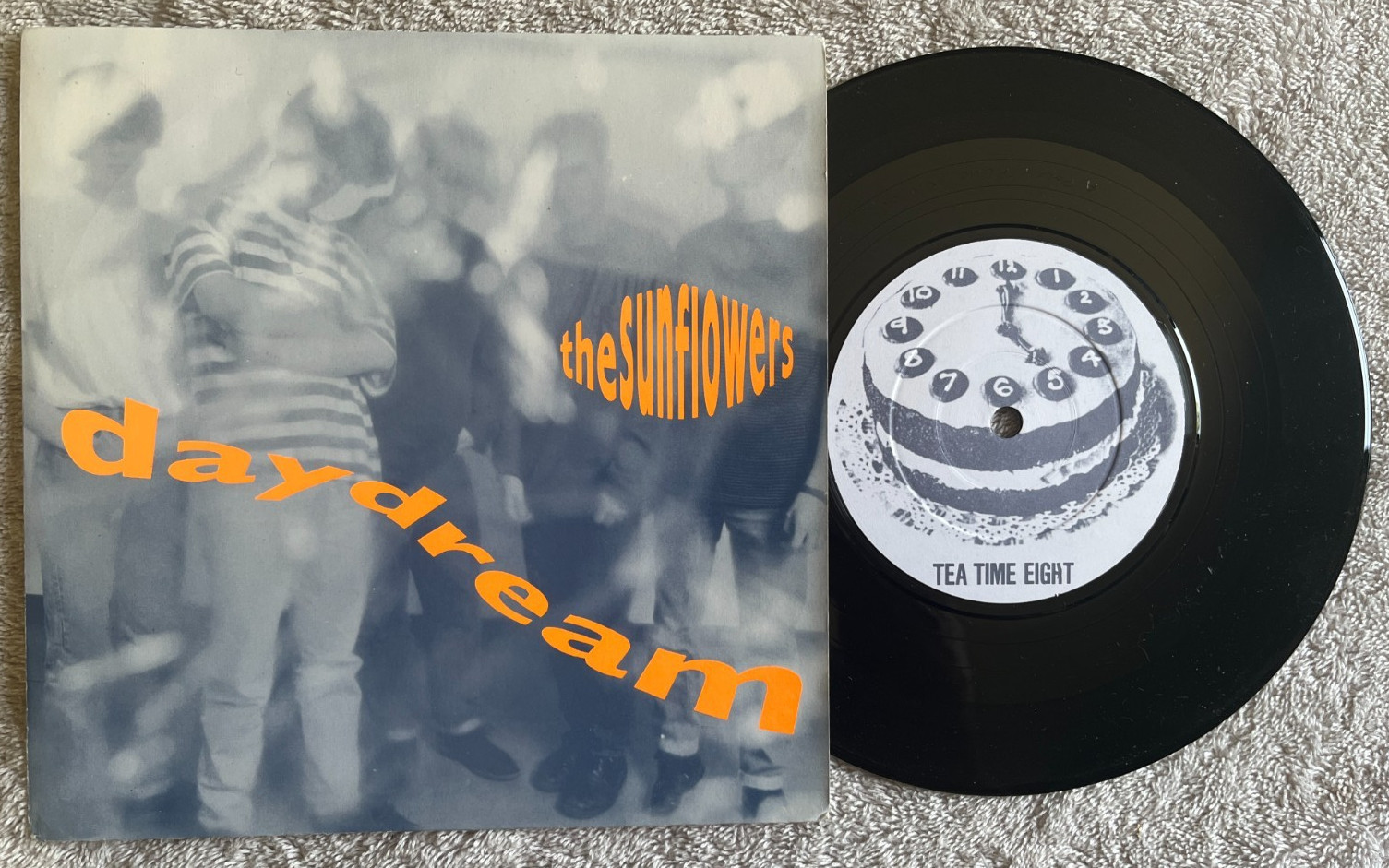 The Sunflowers “Daydream” 45 7″ record Tea Time 1990 rare indie rock pop U.K.
