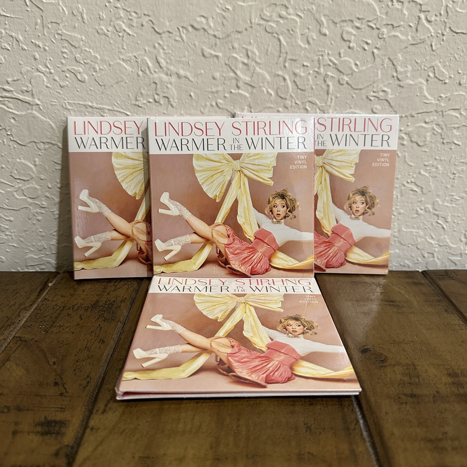 LINDSEY STIRLING & SABRINA CARPENTER – Warmer In The Winter 4″ Single – Ships