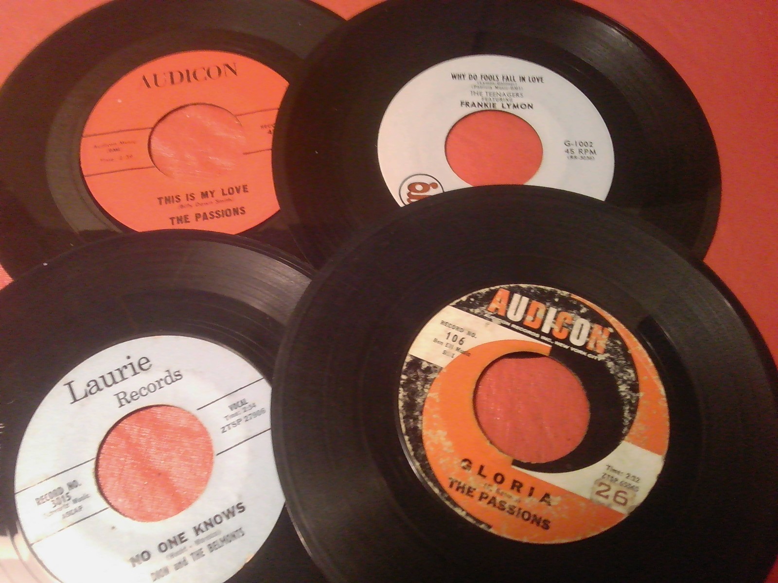 Faux Snakeskin 45 RPM CASE & (50) 1950’s-60’s Doo Wop R & B 45’s See Photos