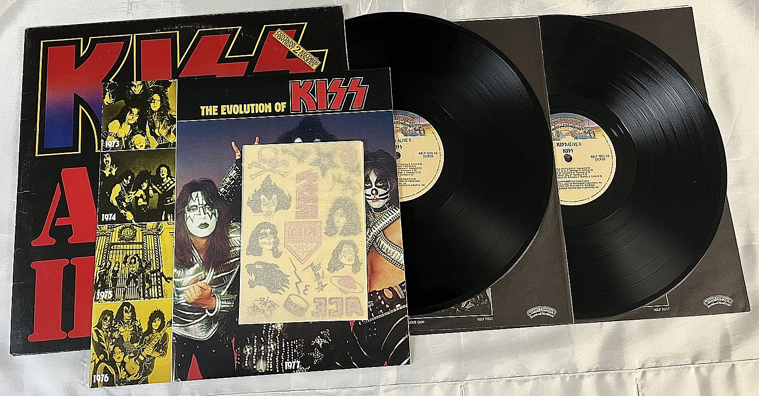 KISS ALIVE II Canada 2XLP Vinyl Tattoos Booklet Sleeves Polydor Ace Aucoin VG+
