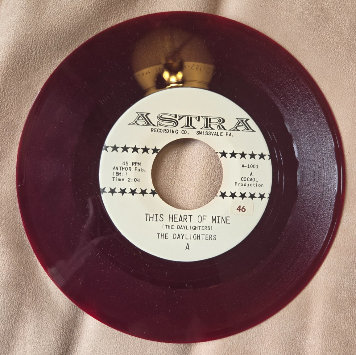 45 RPM THE DAYLIGHTERS/THIS HEART OF MINE/BEAR MASH STOMP ASTRA 1001 RED VINYL