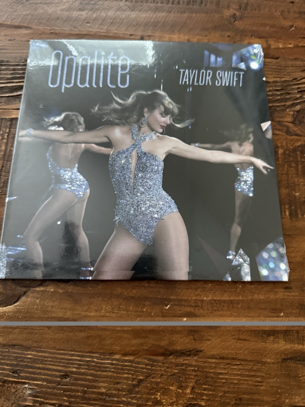 Taylor Swift 7″ Opalite Vinyl LP Single – The Life of a Showgirl – Limited-MINT