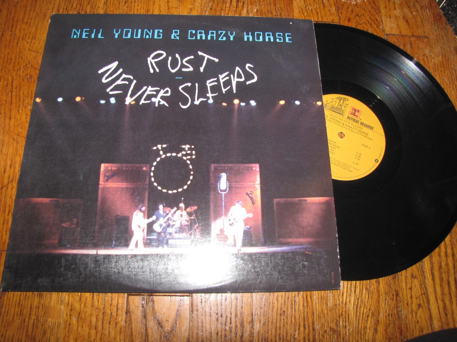 NEIL YOUNG & CRAZY HORSE – RUST NEVER SLEEPS – REPRISE RECORDS LP