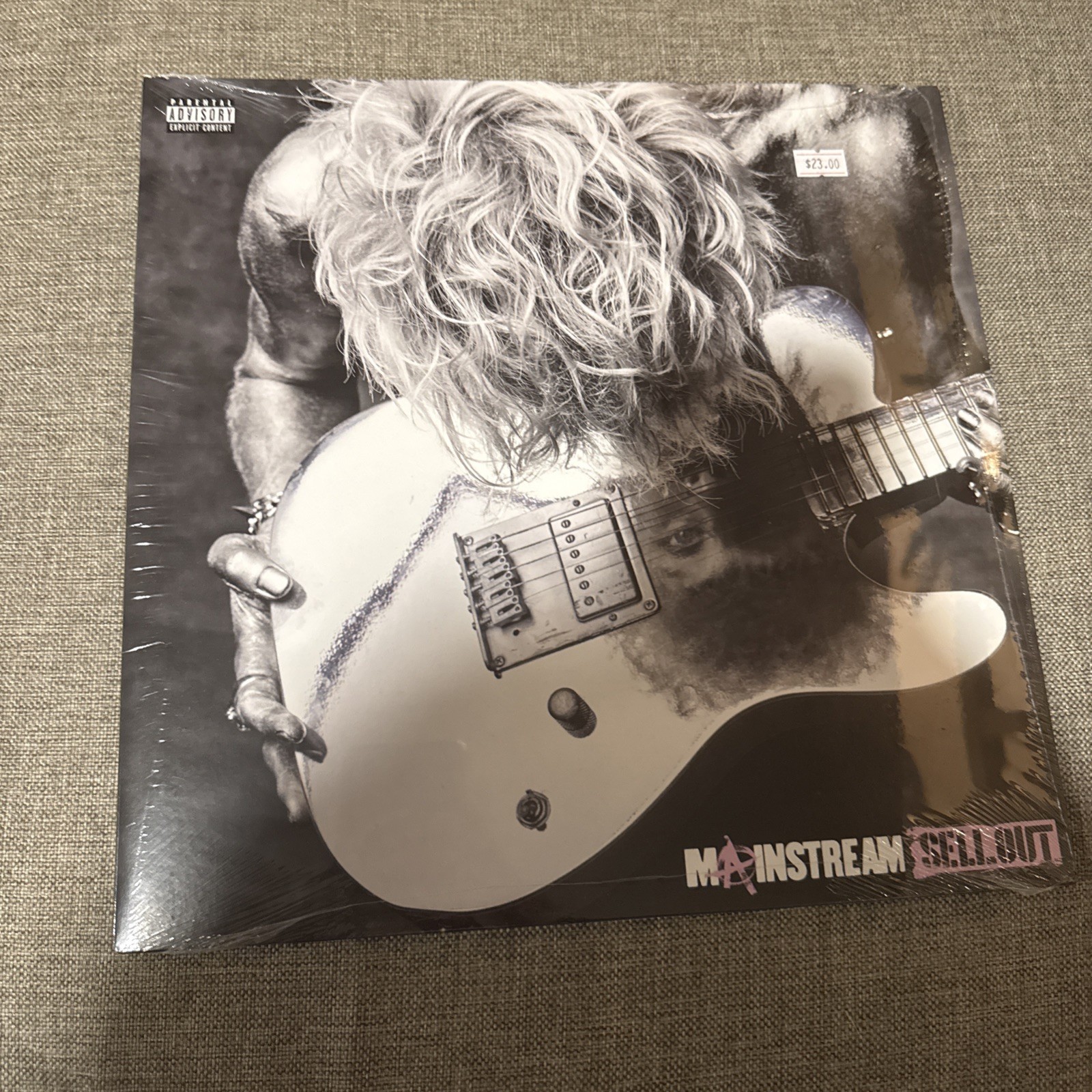 Machine Gun Kelly – Mainstream Sellout Neon Exclusive (Color vinyl, 2022)