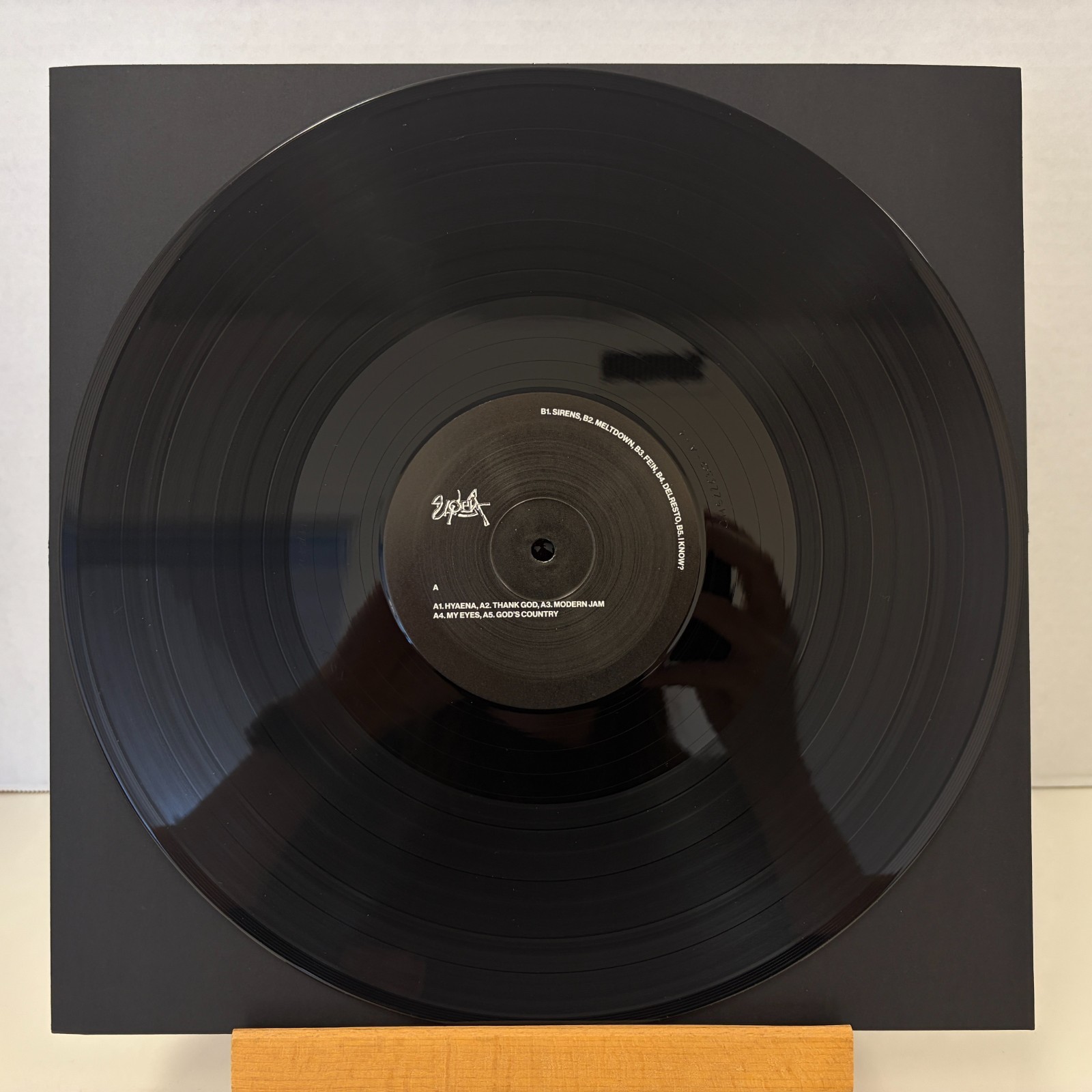 Travis Scott – Utopia (Special Edition Box Set Melted Record) VG+/VG+ [USED VINY