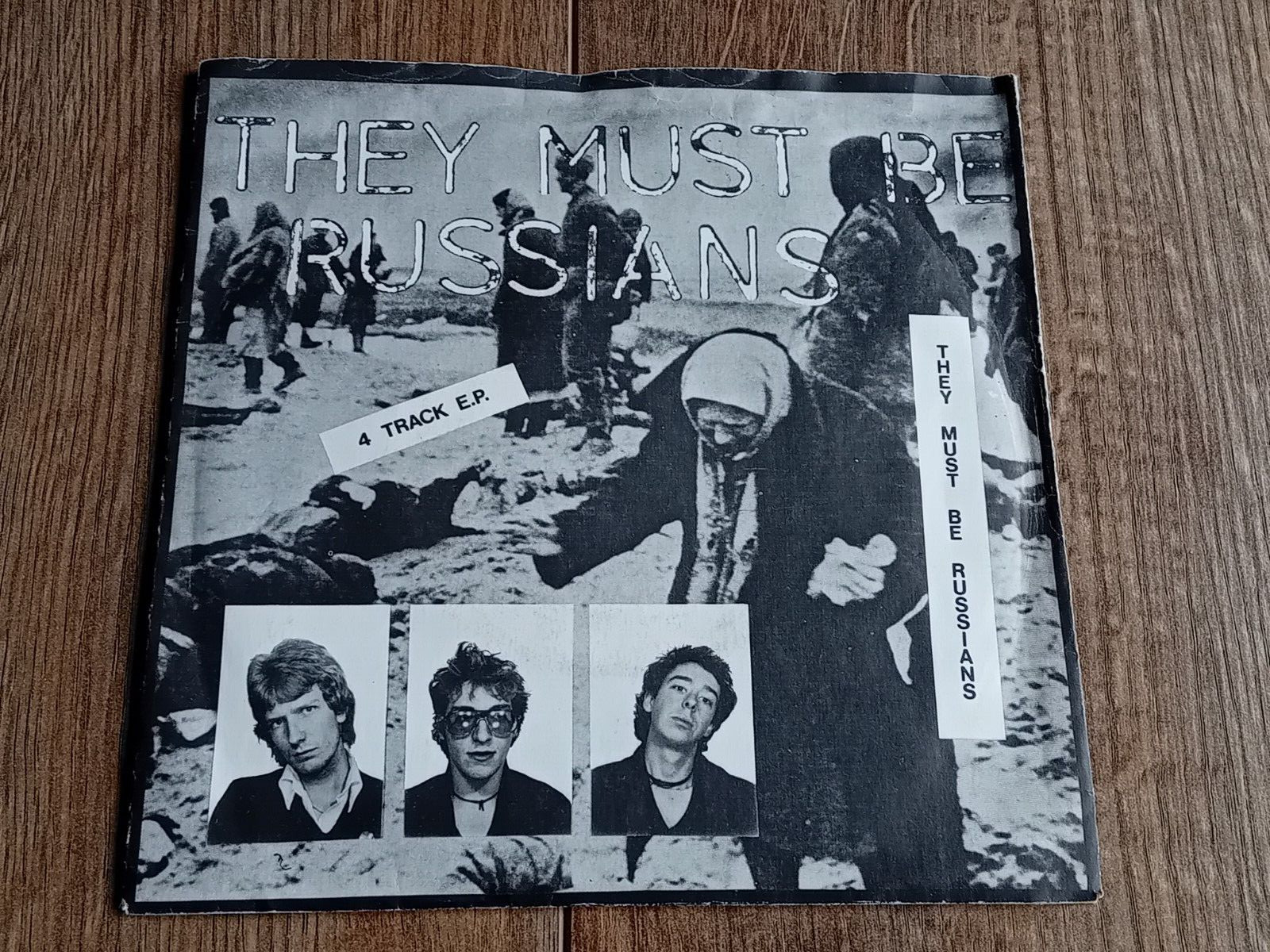THEY MUST BE RUSSIANS – THEY MUST BE RUSSIANS 7″ EP 1979 UK INCLUDES INSERT EX