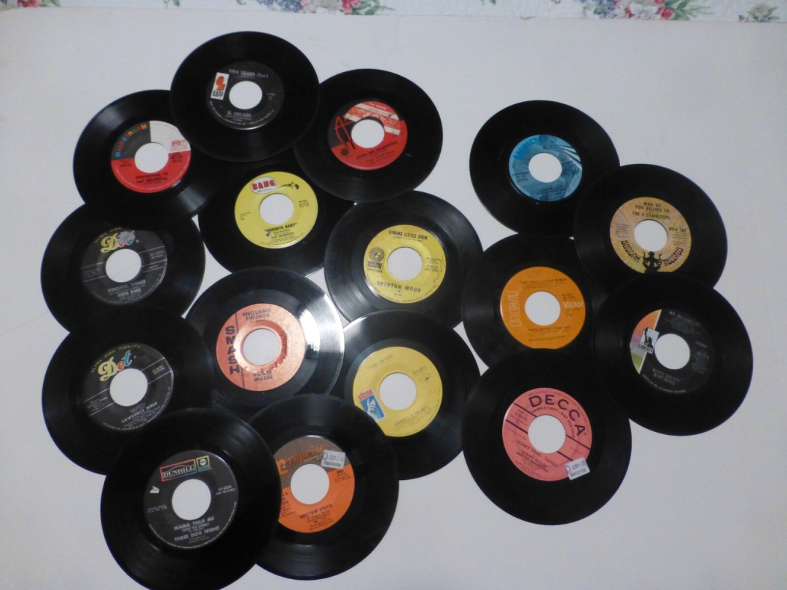 45 rpm records lot of 16. 1960’s top 100 hits. listed