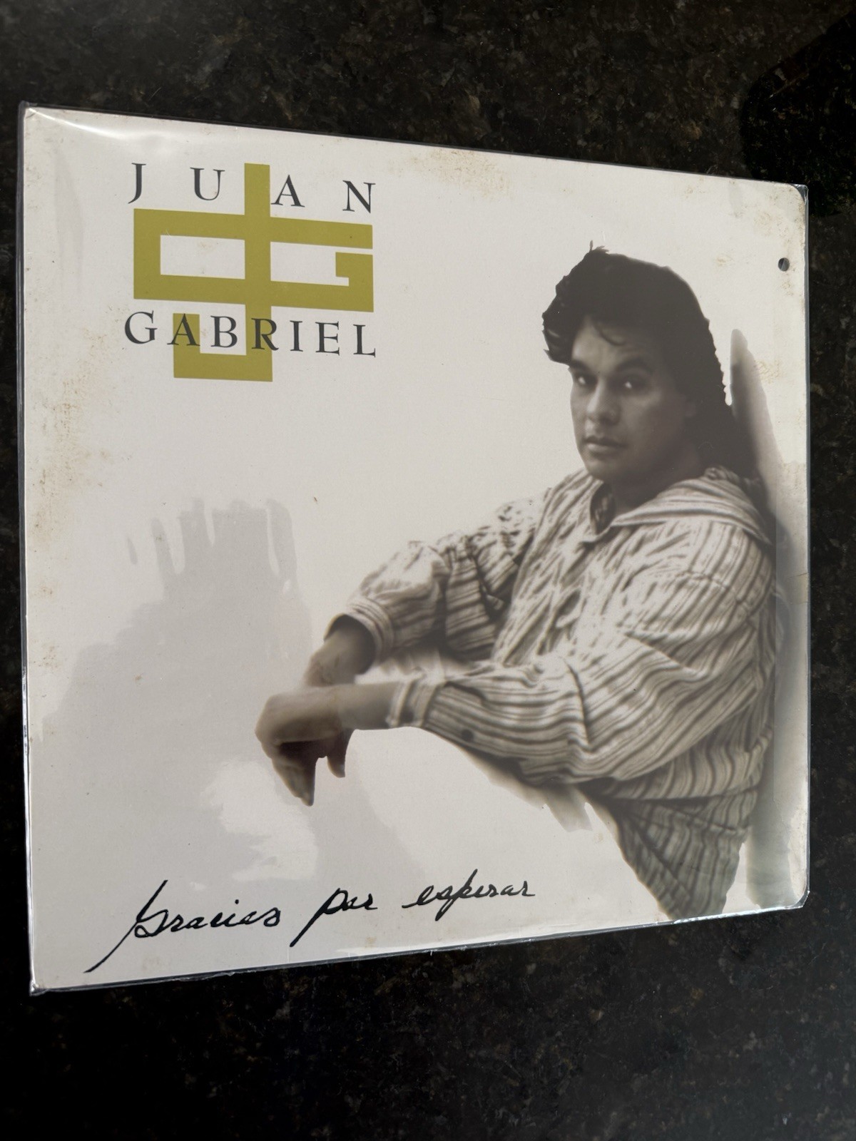 JUAN GABRIEL “ GRACIAS POR ESPERAR “ ARIOLA REC VG+VINYL/LEA CONDICION !!