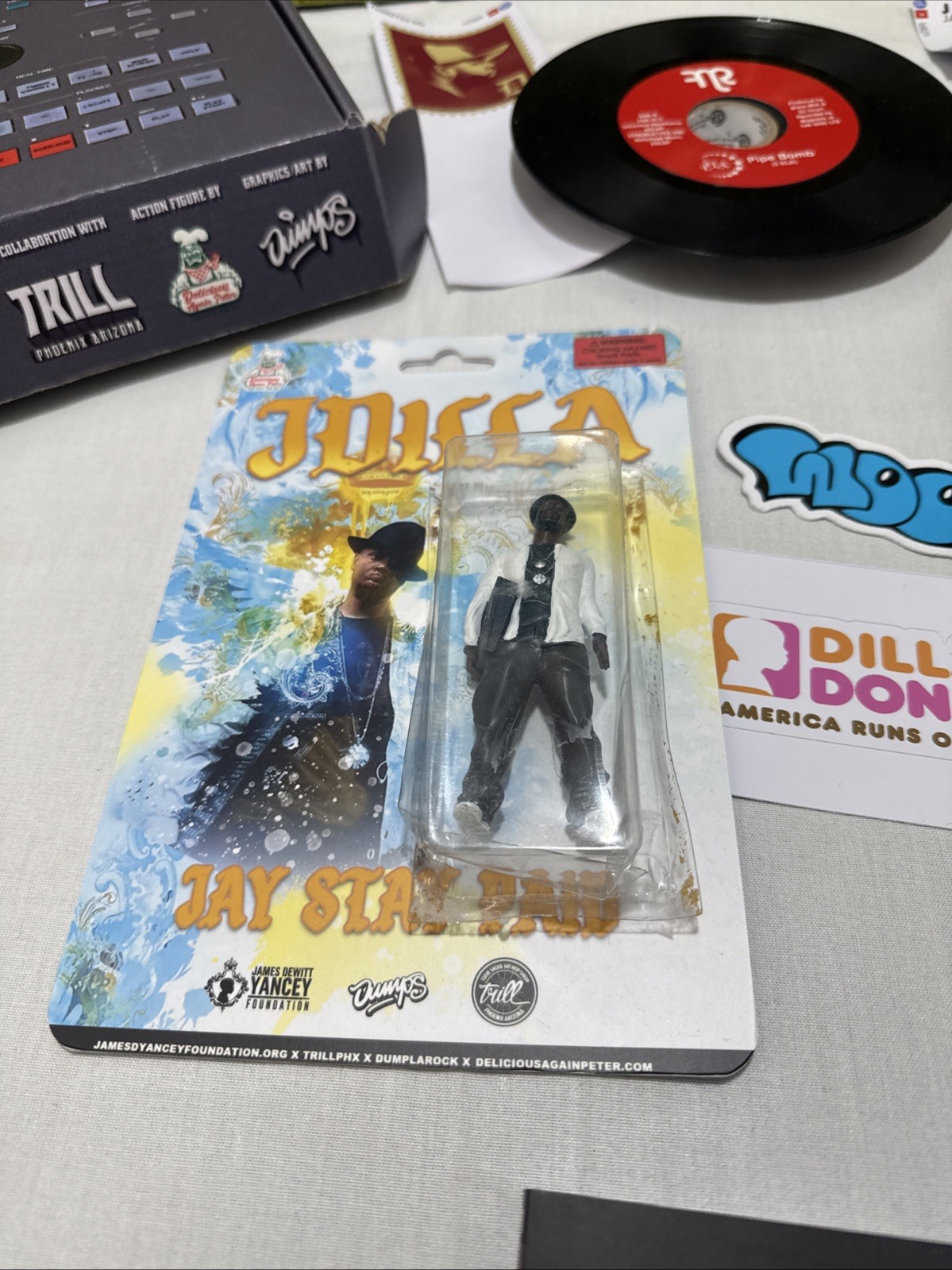 j dilla Jay Dee Donuts Exclusive Box Set Memorabilia Book 45 Vinyl Stickers F2