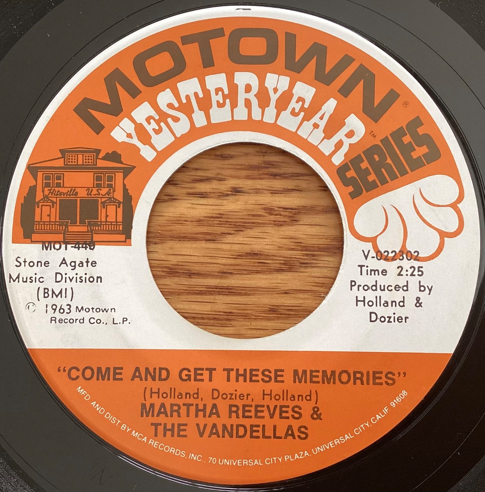 Martha Reeves & The Vandellas “Love Is Like A Heat Wave / Come” 7″ 45 rpm record