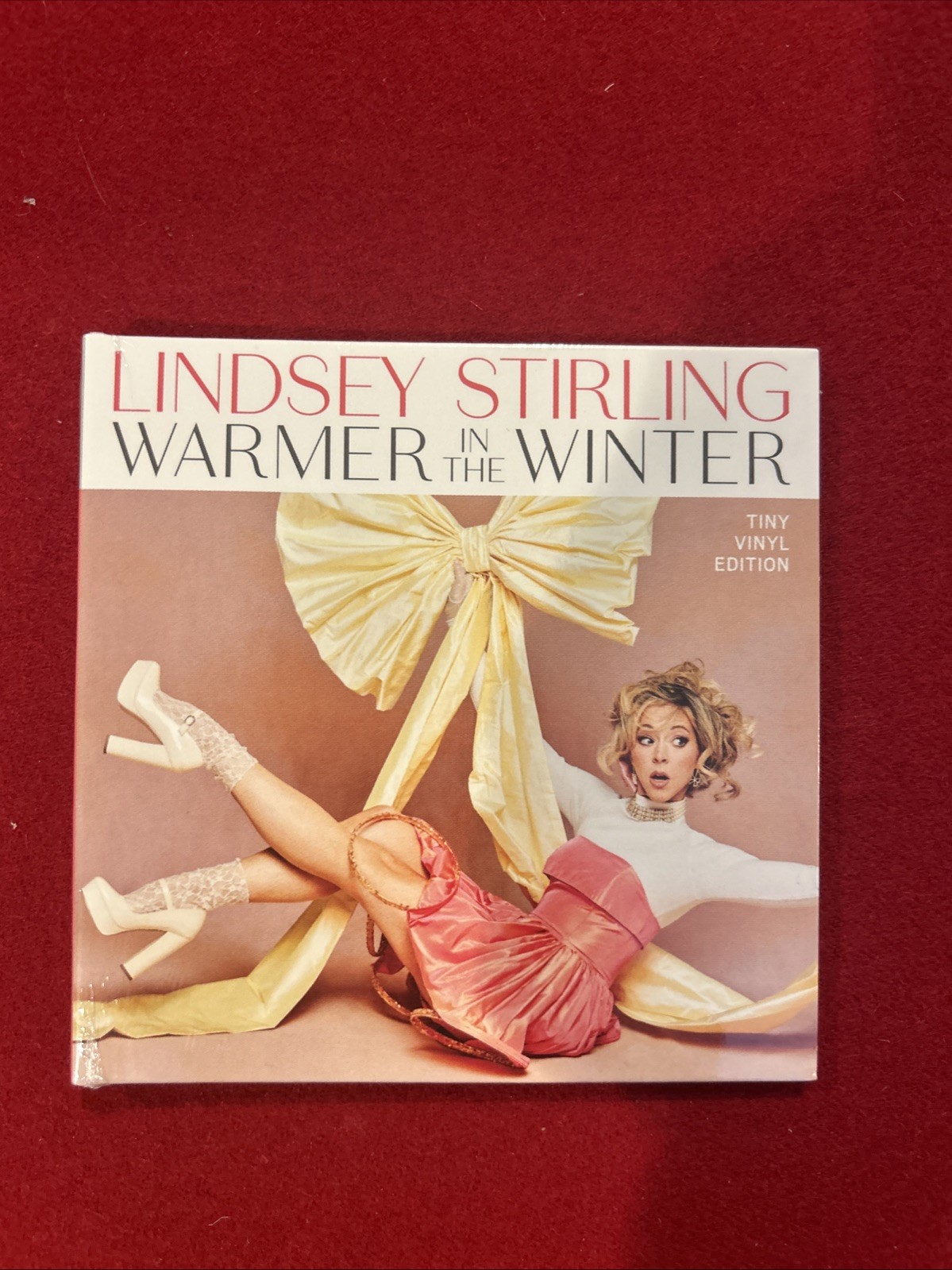 LINDSEY STIRLING & SABRINA CARPENTER – Warmer In The Winter 4″ Single IN HAND