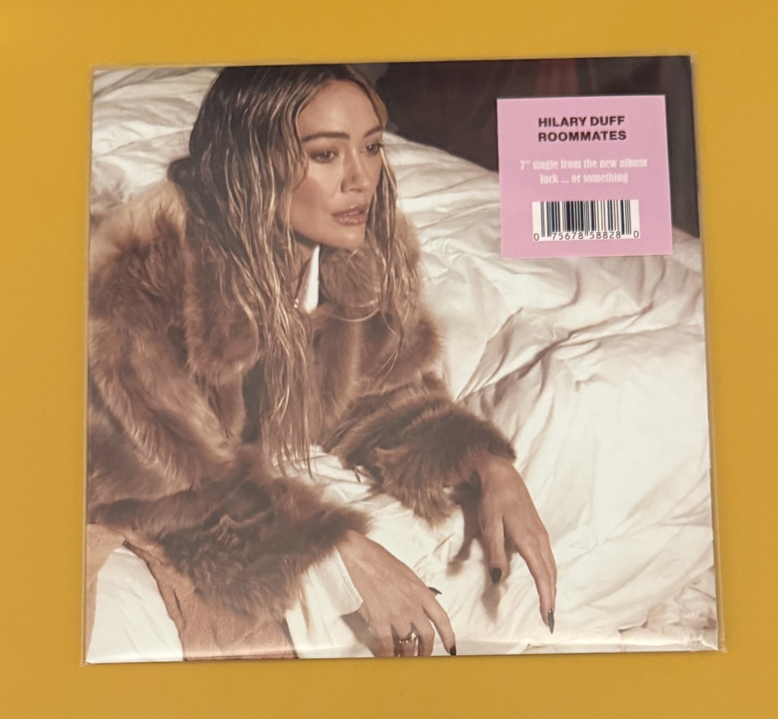 Hilary Duff webstore exclusive cream Roomates 7” Vinyl single “luck or” New