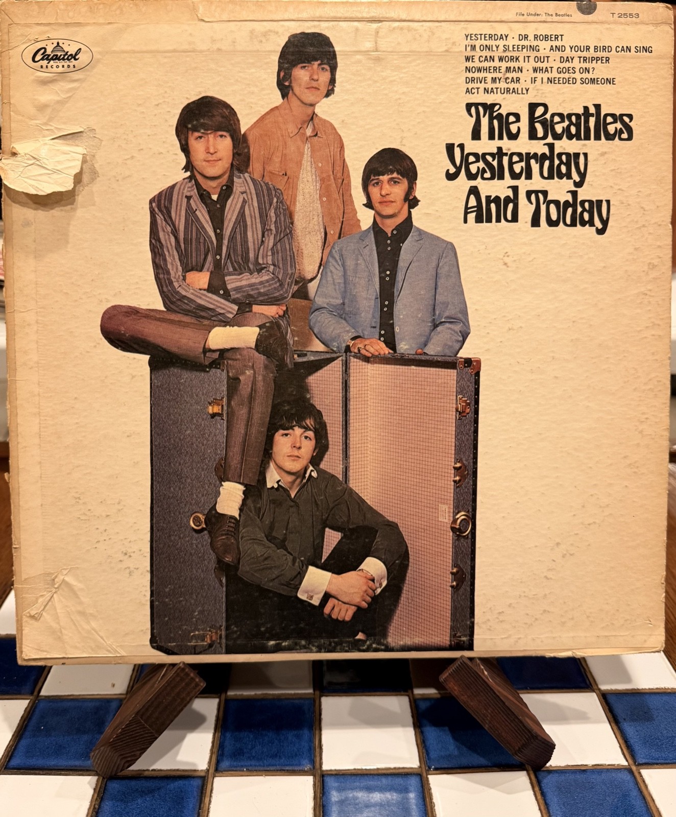 The Beatles : Yesterday and Today