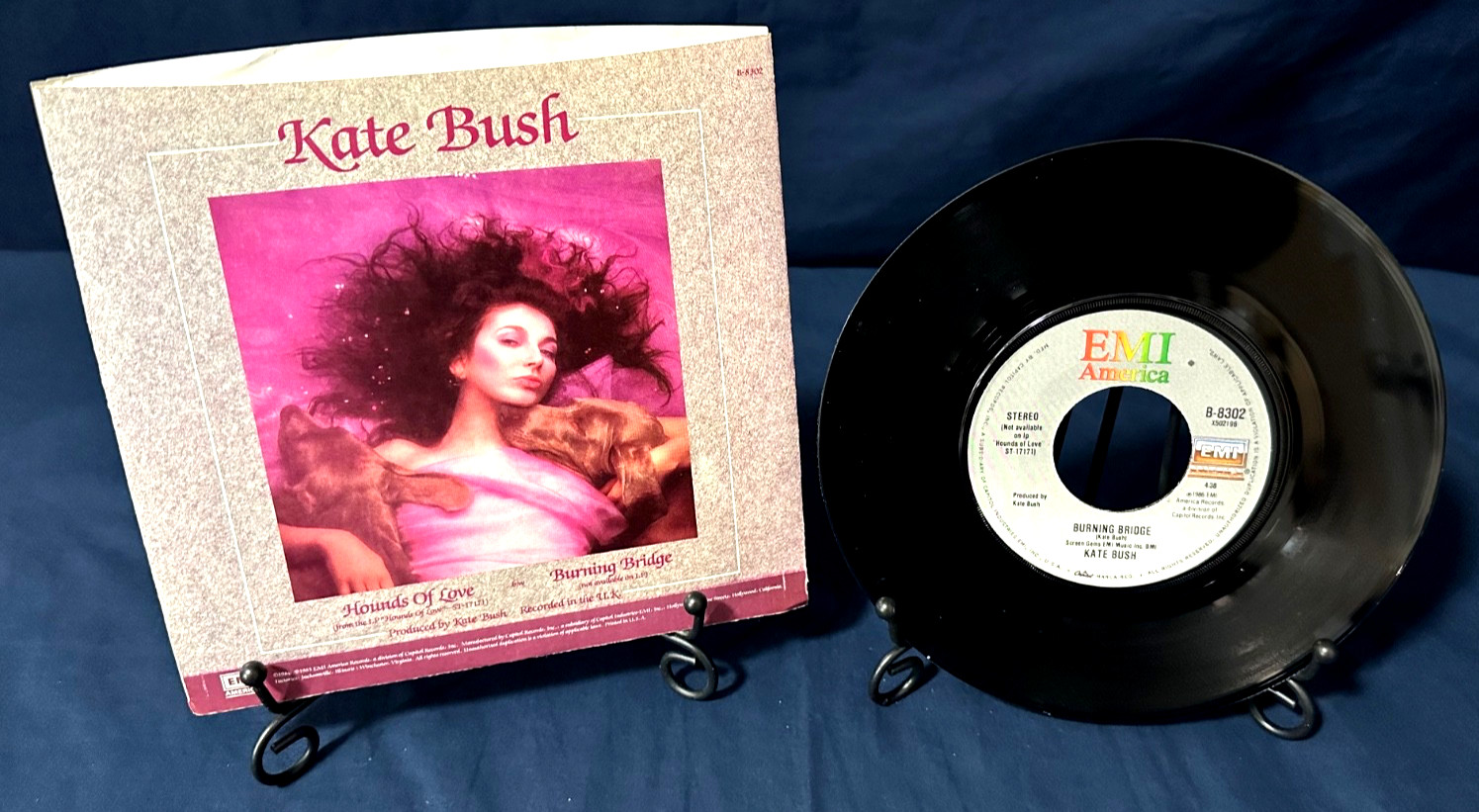 🔥 KATE BUSH “Hounds Of Love” US Press 7″ 45 w/Picture Sleeve NM/MINT-