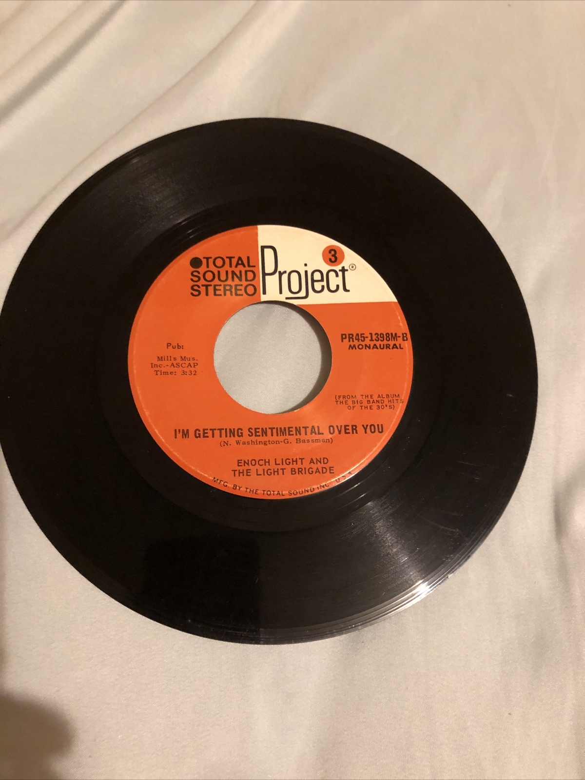 Enoch Light 45 A String Of Pearls / I’m Getting Sentimental Over You w/ts