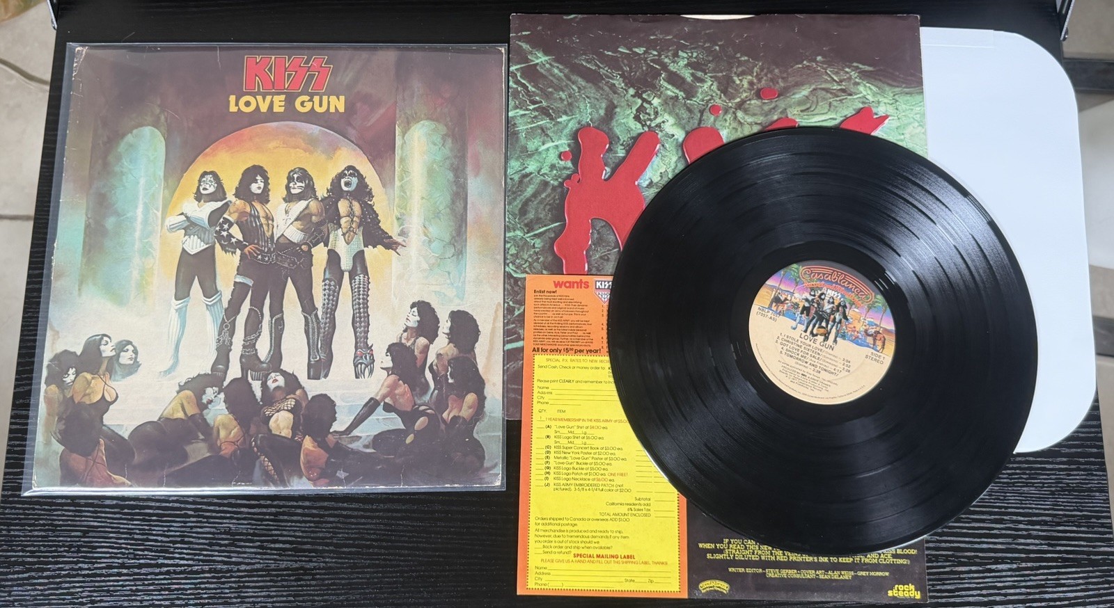 1977 Kiss – Love Gun VINYL LP Casablanca NBLP 7057 w Inserts (No Gun Insert) VG