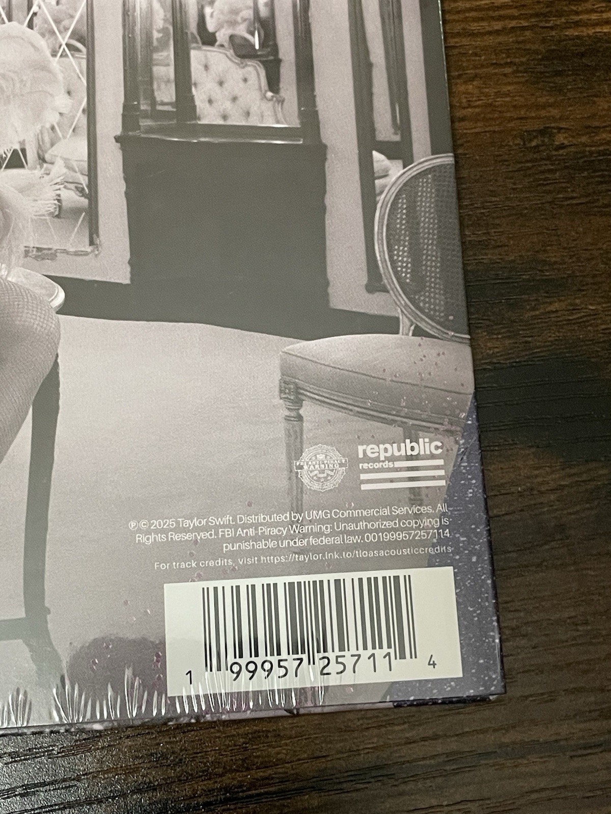 Taylor Swift RSD 2026 Elizabeth Taylor Glitter Vinyl 7” Rare Collectible Violet