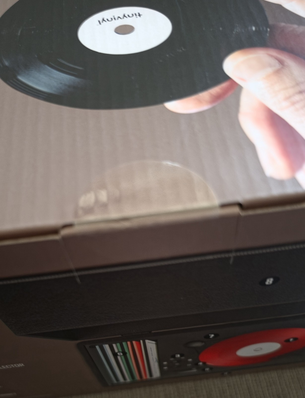 Official Tiny Vinyl Turntable w/Speaker for 4″ Vinyl + Kid Cudi