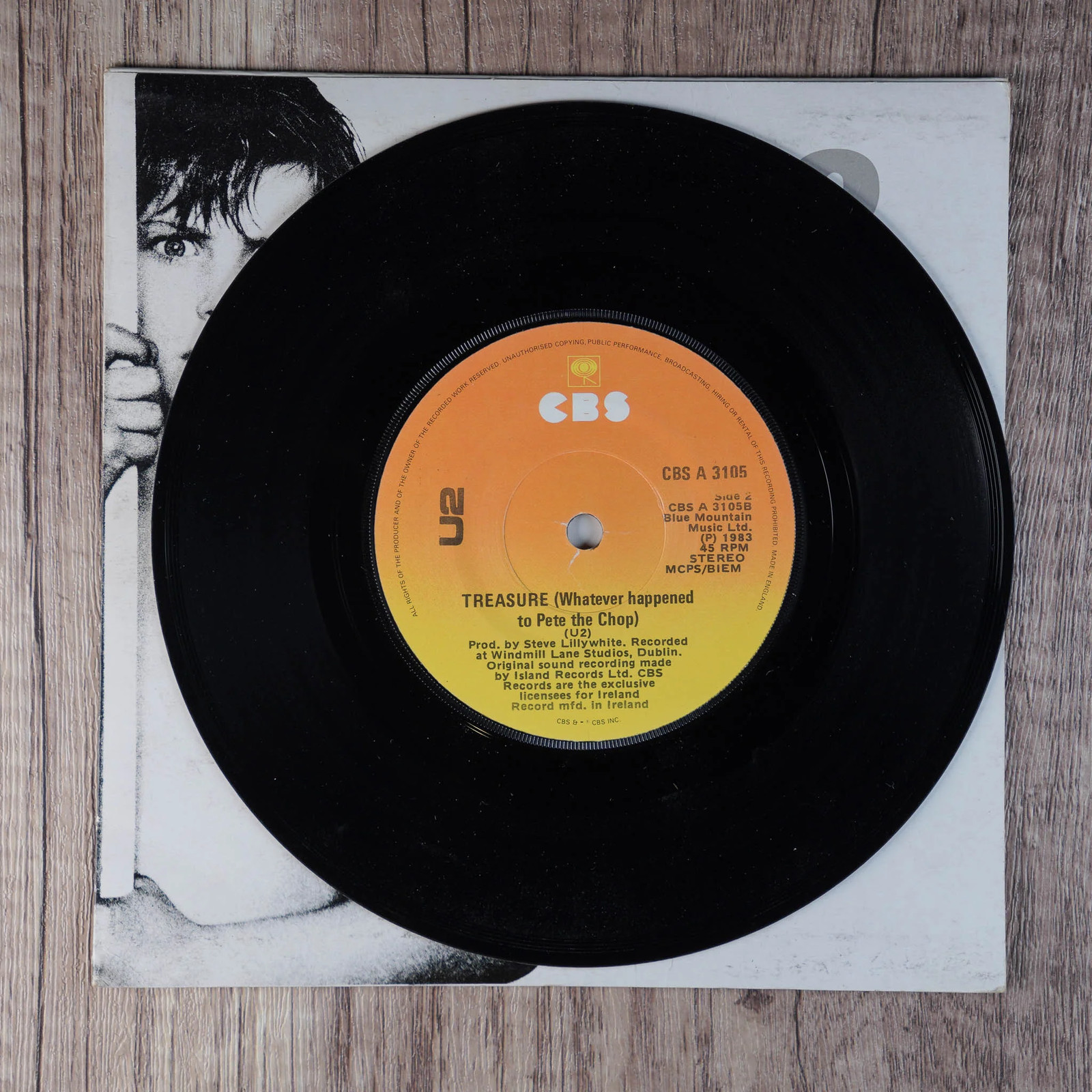 U2 – New Year’s Day – IRELAND 7″ 45RPM W/PS 1983 CBS, VG+/EX