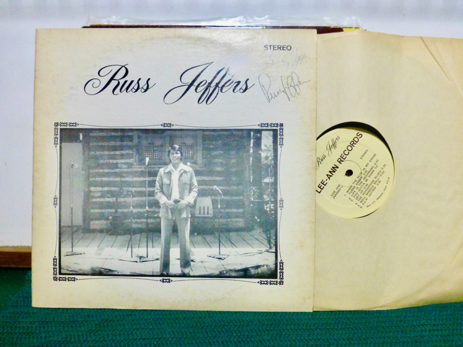 RUSS JEFFERS RUSS & BECKY JEFFERS AT OPRYLAND. GREENGRASS NEAR MINT. SIGNED LP
