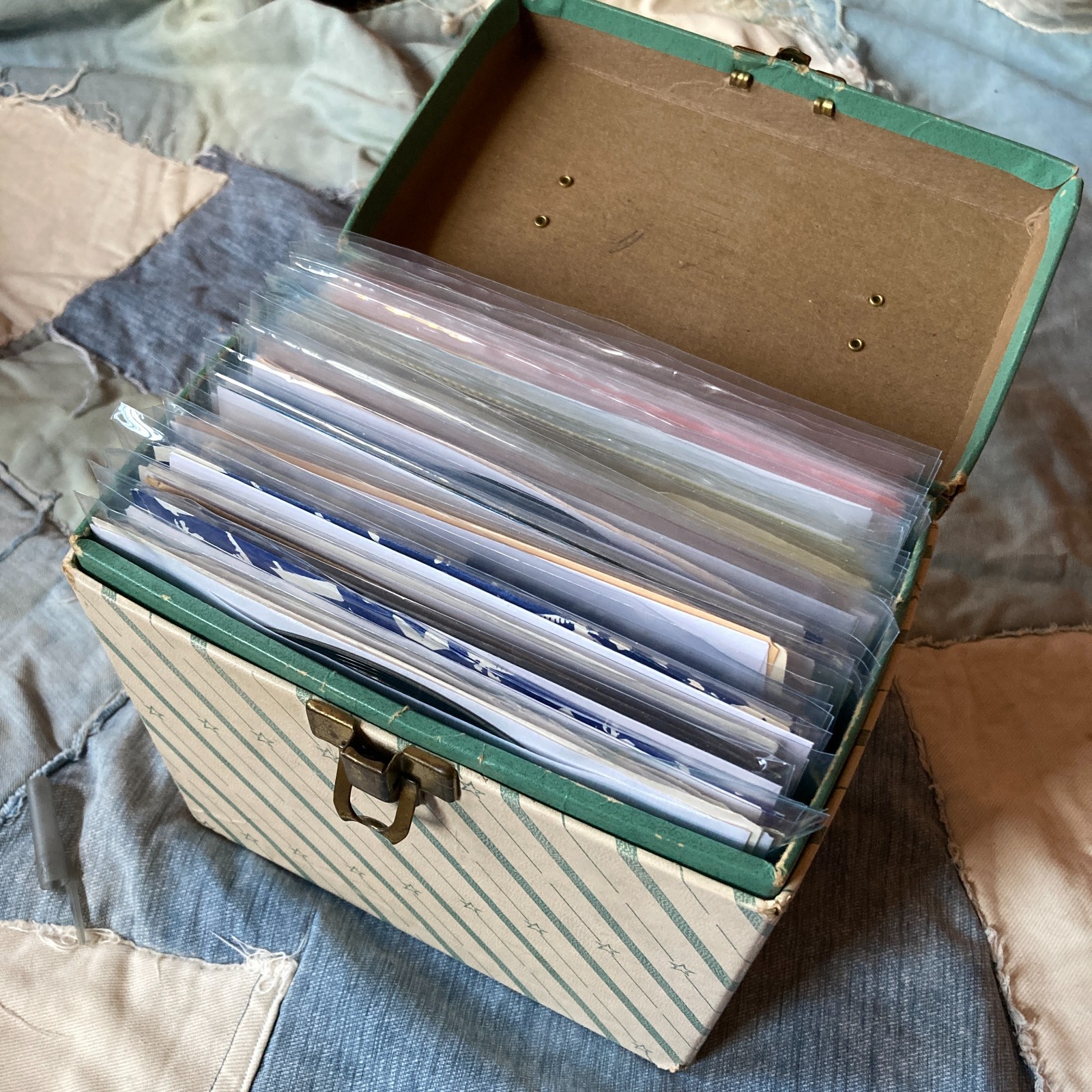 Vintage Lot 45 tested 45 RPM Records VTG carrying case Various Artists Labels