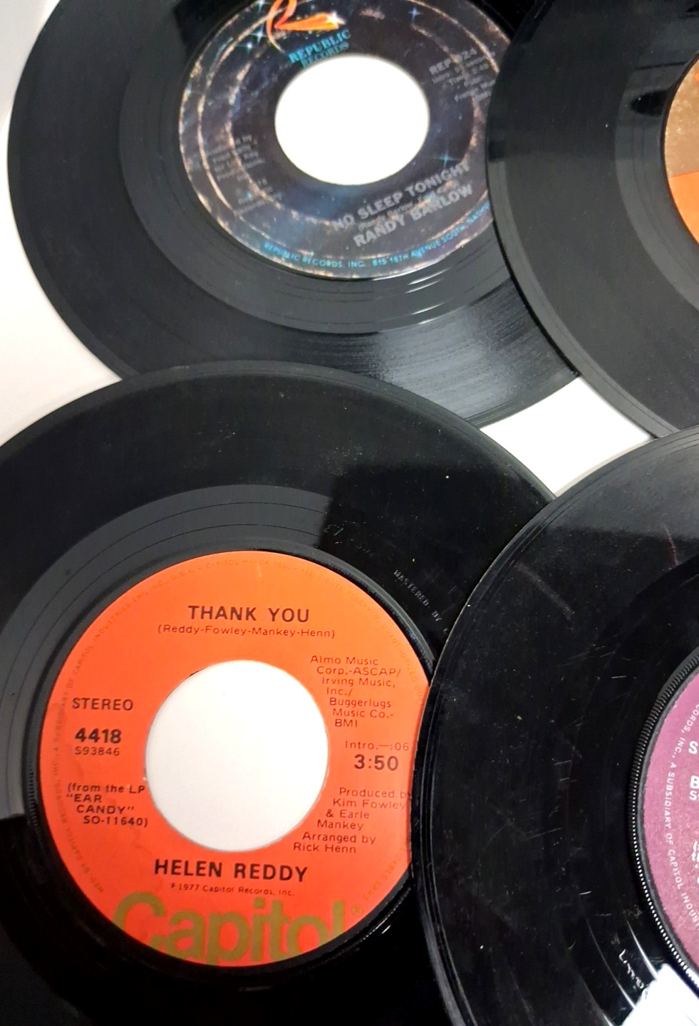 Vintage Lot of 18 45 Vinyl Records 7″ Assorted Labels Artists (mainly Country)