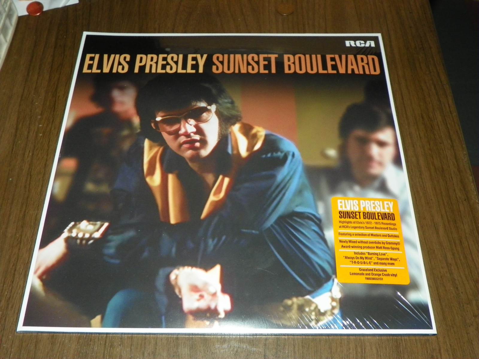 Elvis Presley Sunset Boulevard Ora & Yel Vinyl Graceland -WITH FREE GIFT – B-7