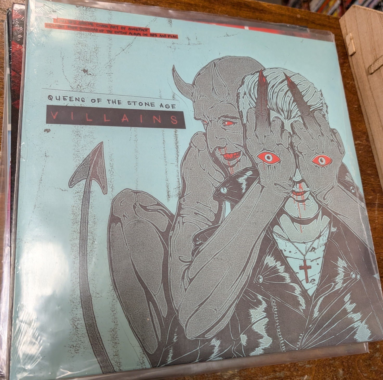 QUEENS OF THE STONE AGE – VILLAINS LP INDIE EXCLUSIVE ALTERNATE COVER BONEFACE