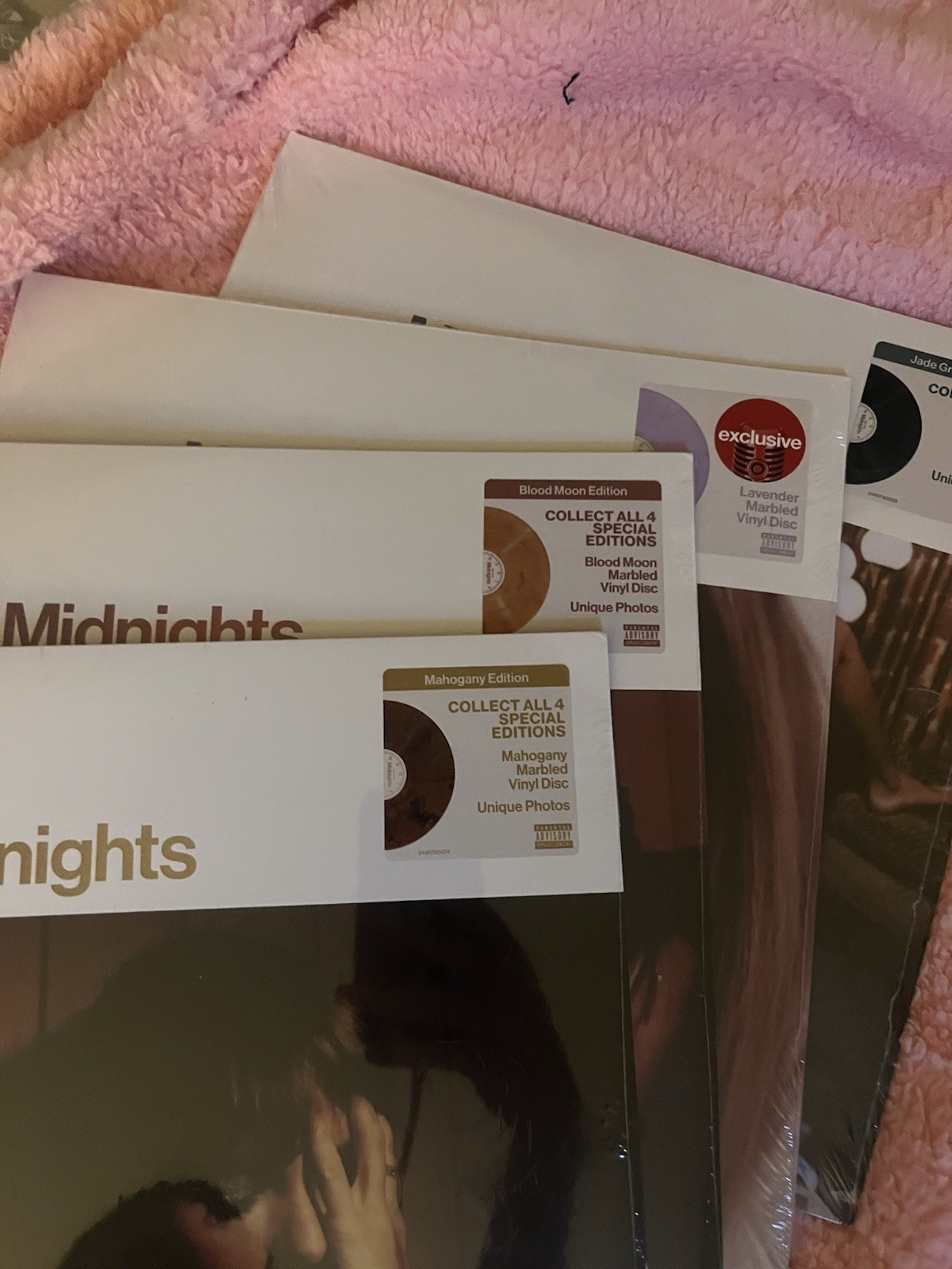 Midnights clock & corresponding 4 vinyls *BRANDNEW* box & 2 vinyls minor damage