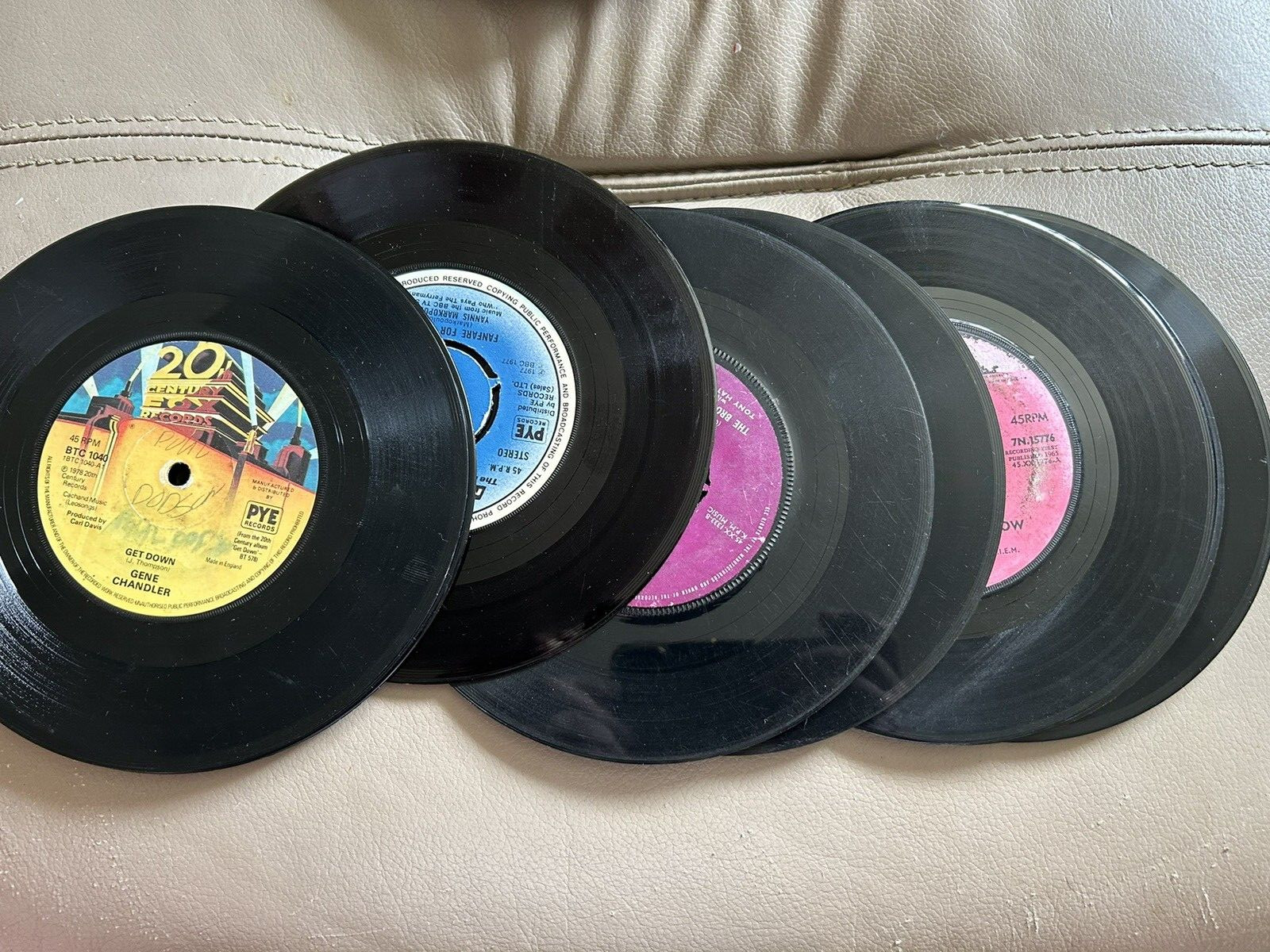 10 x 7 inch Single Vinyl Records For Craft, Upcycling Projects MIX CENTRES