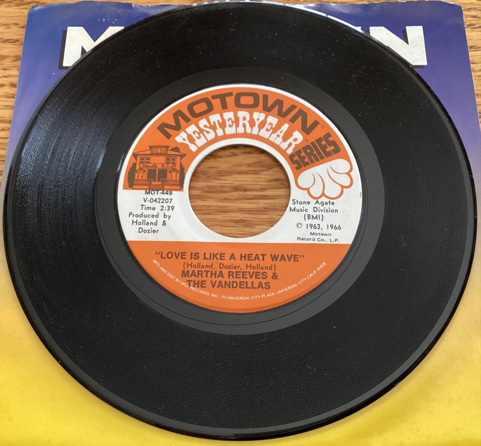 Martha Reeves & The Vandellas “Love Is Like A Heat Wave / Come” 7″ 45 rpm record