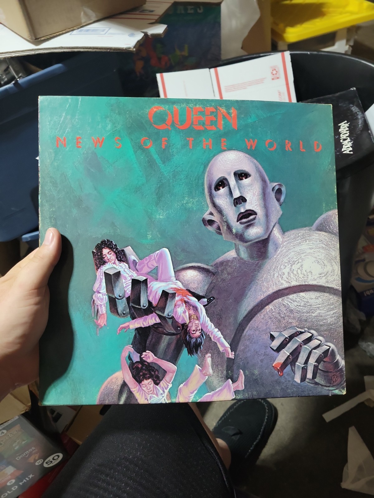 Queen News of the World 1977 Vinyl LP Record, Elektra 6E-112