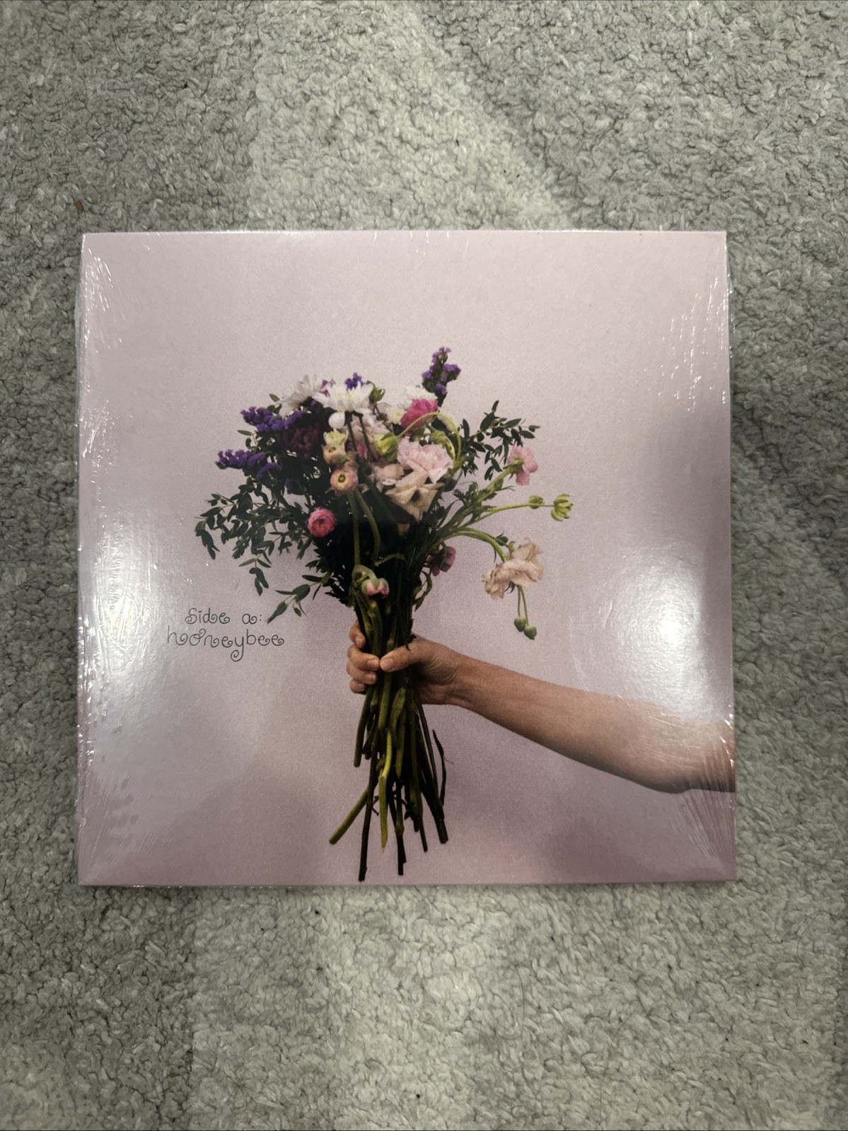 Olivia Rodrigo – Honeybee / Cigarette Smoke – 7″ 45 RPM – Indie Release Only!