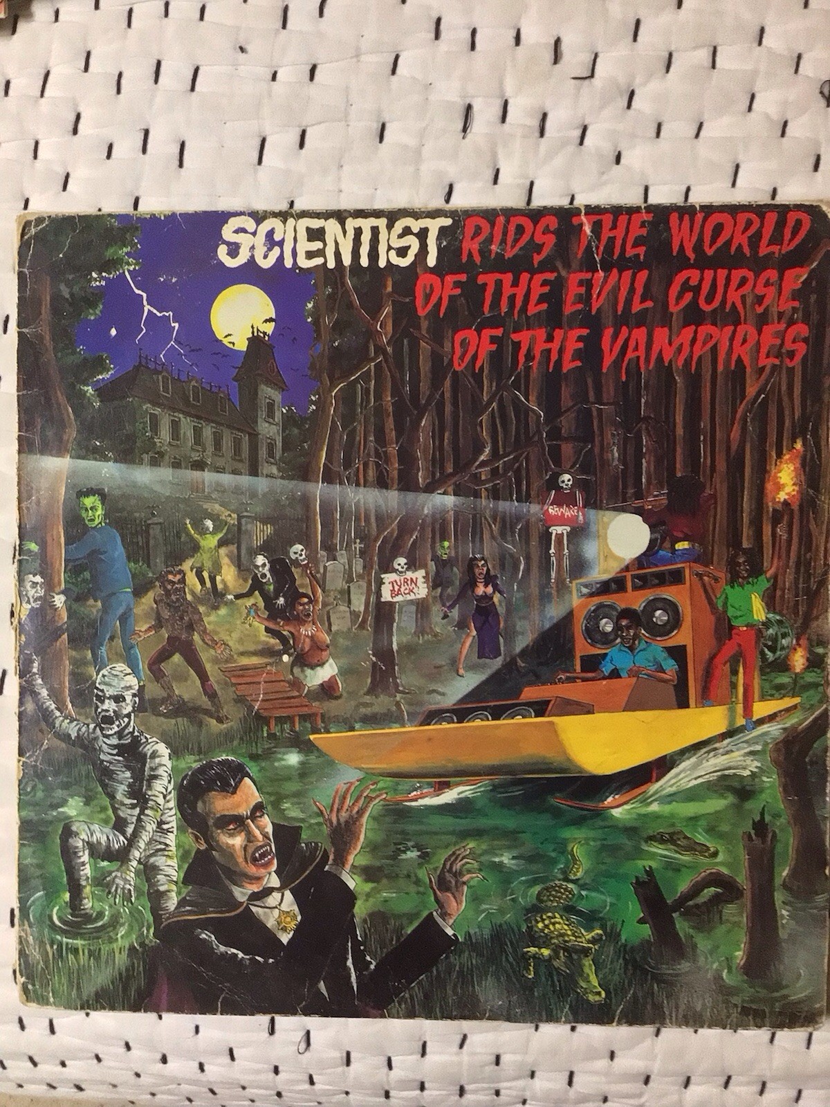 SCIENTIST RIDS THE WORLD OF THE EVIL CURSE OF THE VAMPIRES ORIGINAL DUB Untested