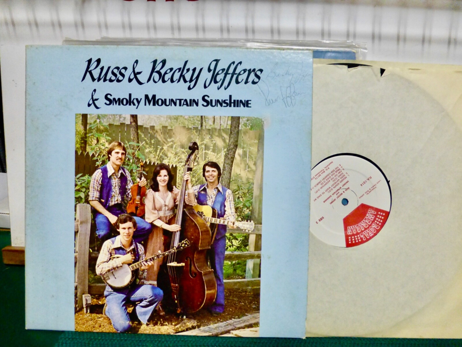 RUSS & BECKY JEFFERS & SMOKY MOUNTAIN SUNSHINE BLUEGRASS . SIGNED VINYL. LP