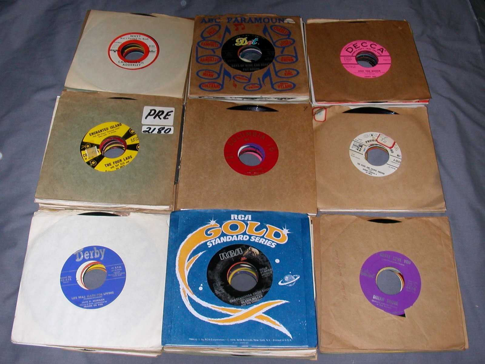 WHOLESALE LOT OF (100) 45RPM RECORDS – 1950’S & 1960’S POP/EASY – NON ROCK