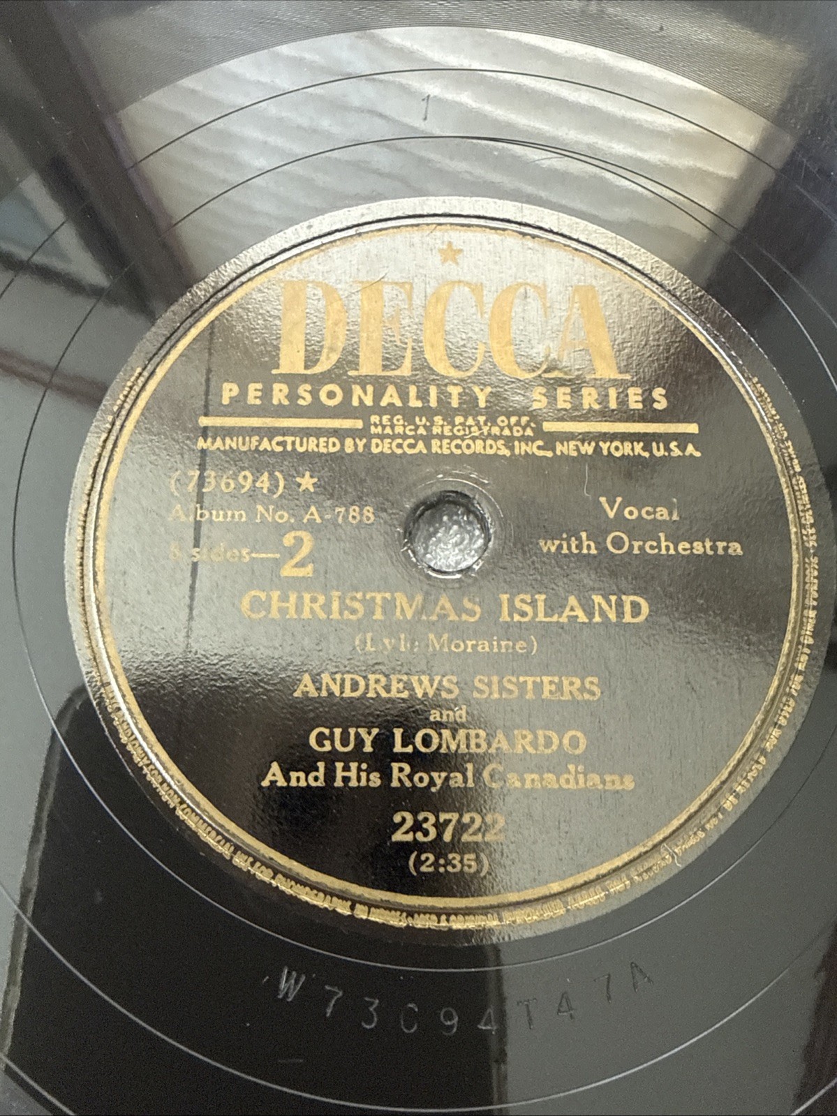 Andrews Sisters~Guy Lombardo 10″ 78RPM: Christmas Island, Winter Wonderland
