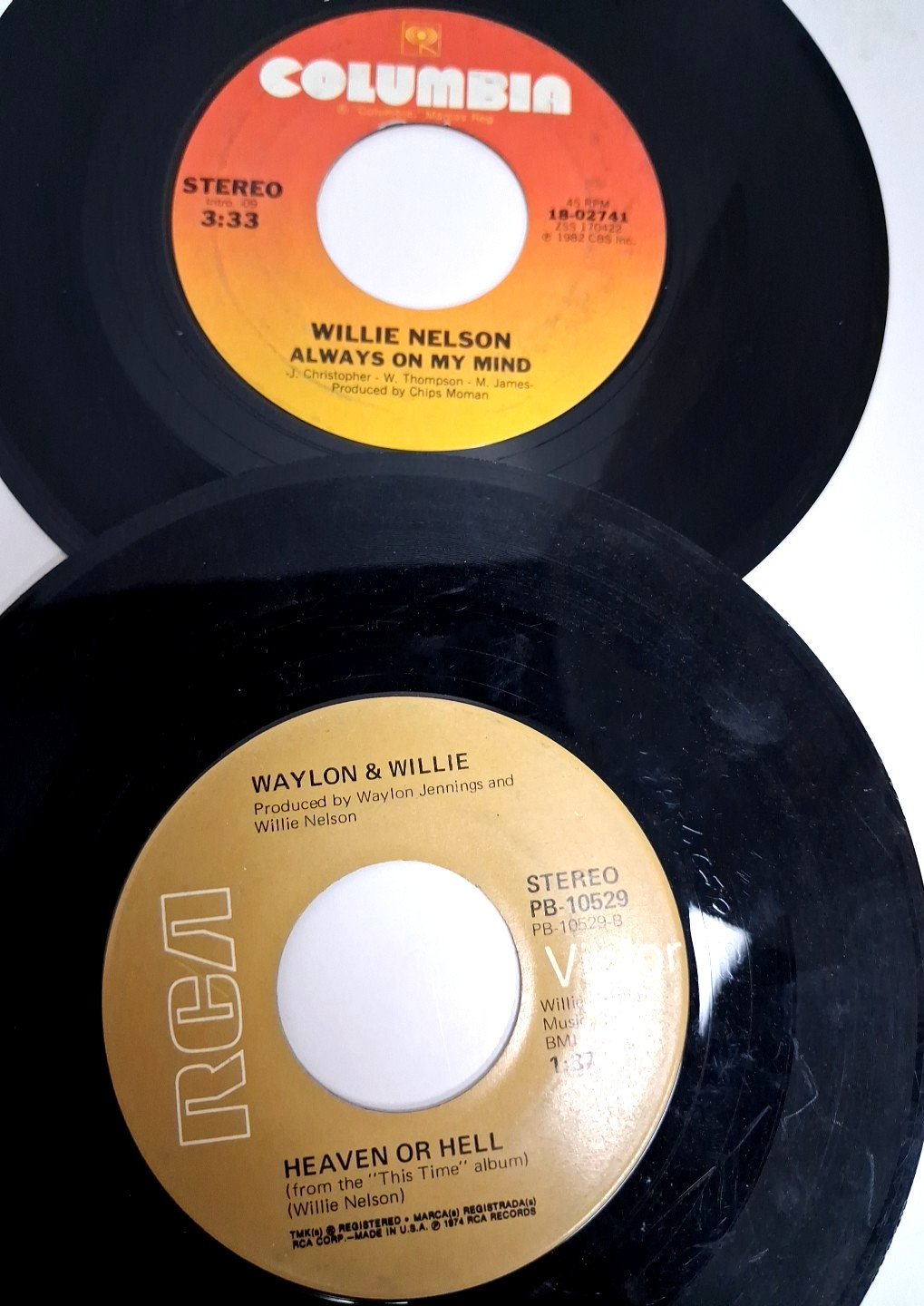 Vintage Lot of 18 45 Vinyl Records 7″ Assorted Labels Artists (mainly Country)