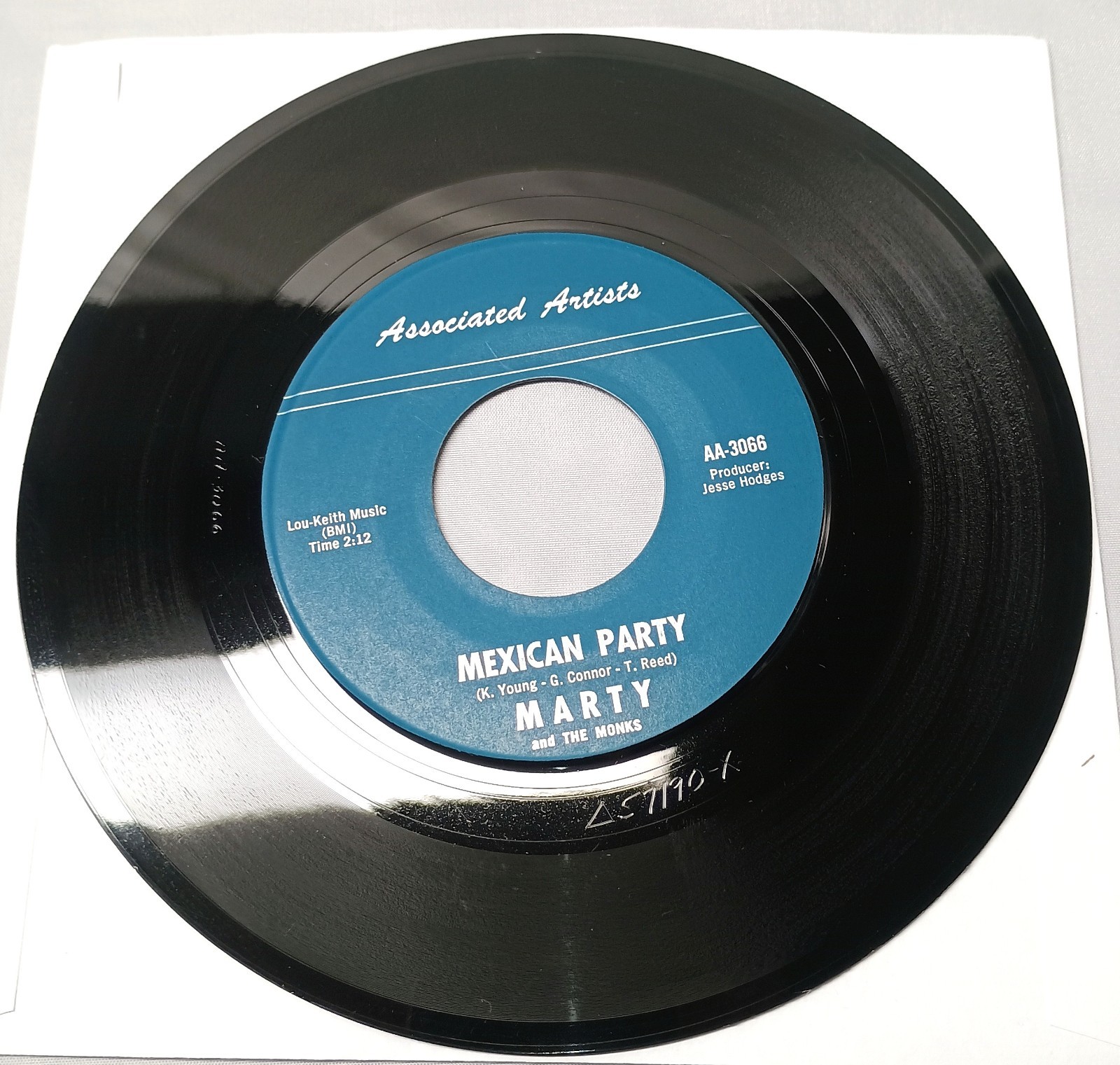 Rare 45 rpm surf garage psych MARTY & THE MONKS Mexican Party 1965 Associated E+