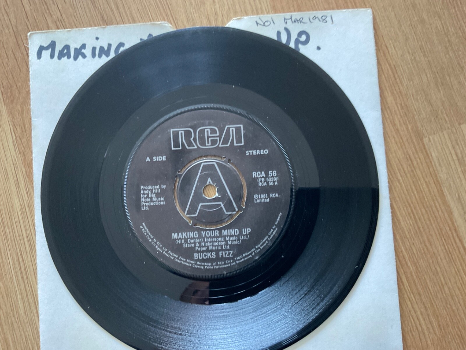 BUCKS FIZZ – MAKING YOUR MIND UP 7″ VINYL SINGLE  (1981 RCA 56)