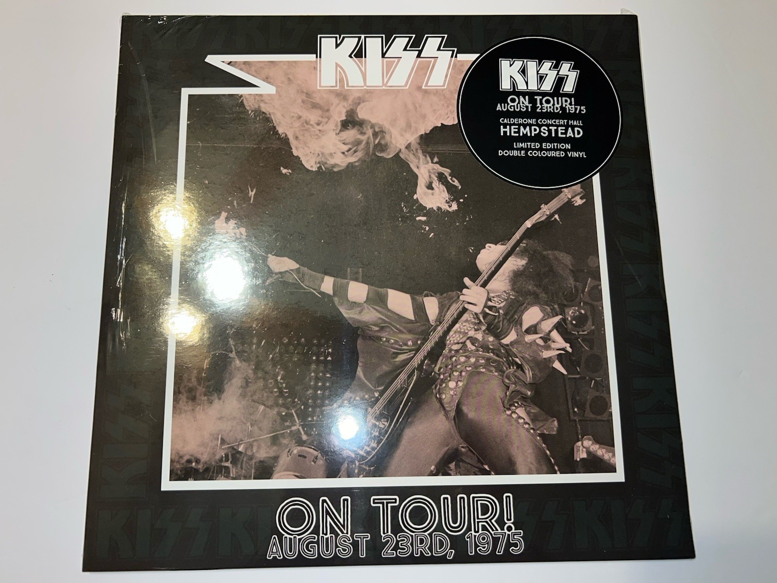 KISS ”ON TOUR AUG 23RD 1975 NY”DOUBLE CLEAR LP/VINYL RARE SEALED ACE FREHLEY.