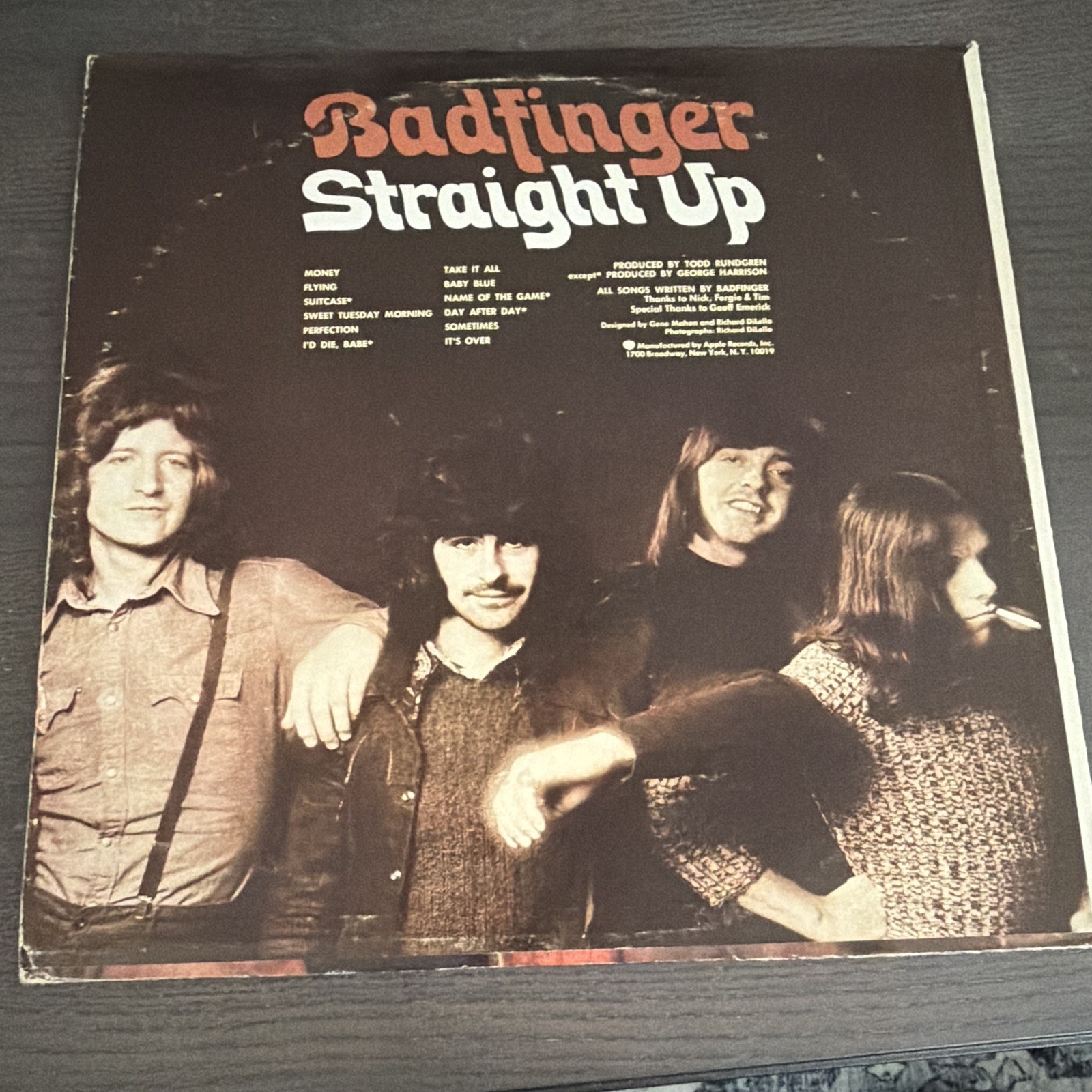 Badfinger Straight Up 12″ 33 RPM Black Vinyl LP Apple Records