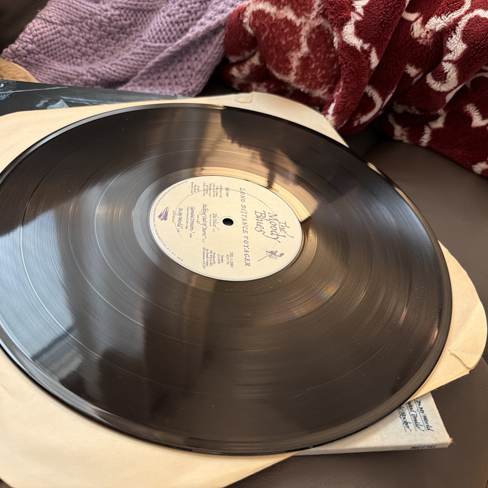 THE MOODY BLUES LONG DISTANCE VOYAGER 12″ LP EXC VINYL RECORD GATEFOLD 1981