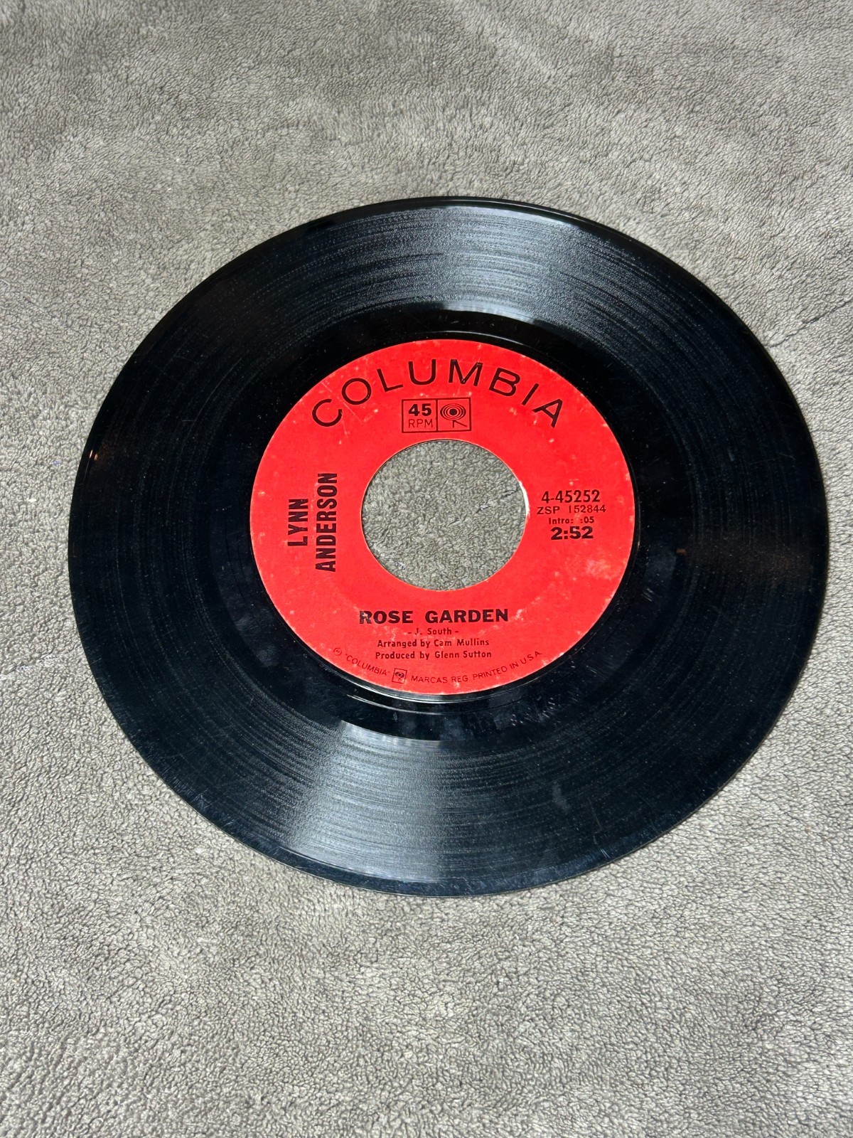 $1 45s – Popular Artists – G – EX – Flat $5.00 Shipped – PV 1000-1999