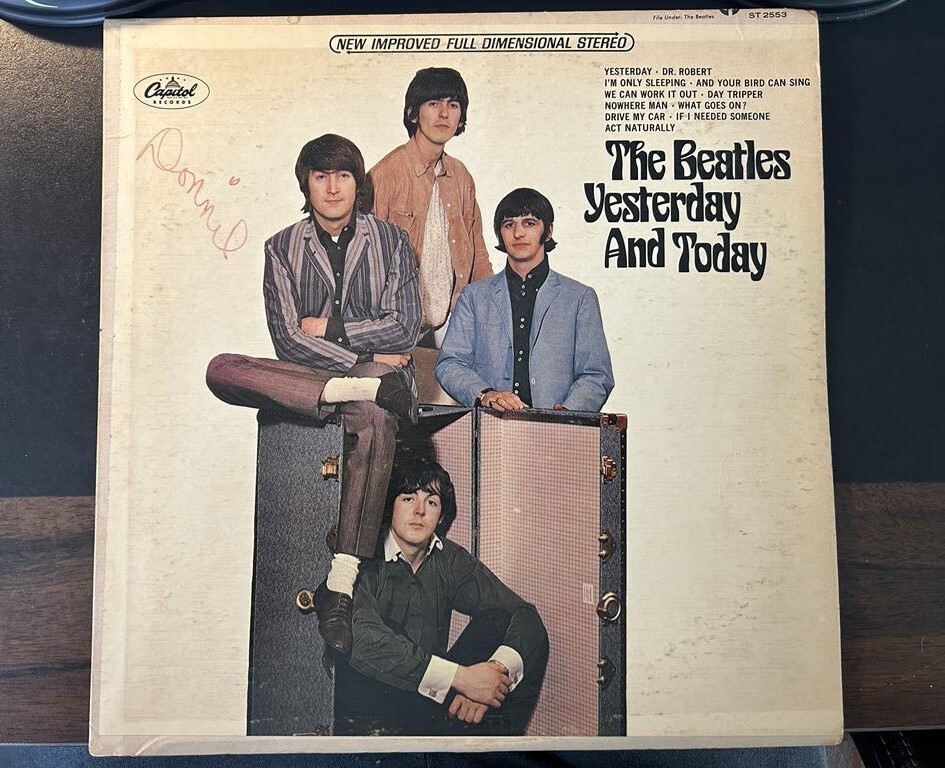 Beatles Yesterday And Today Record LP- ST 2553 – Color Band – Rare BLUE Letters!