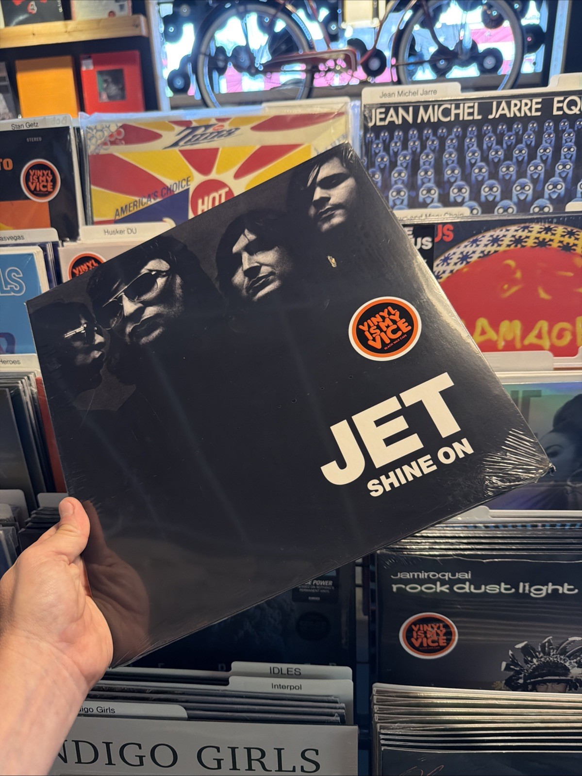 Shine on by Jet (Record, 2017)