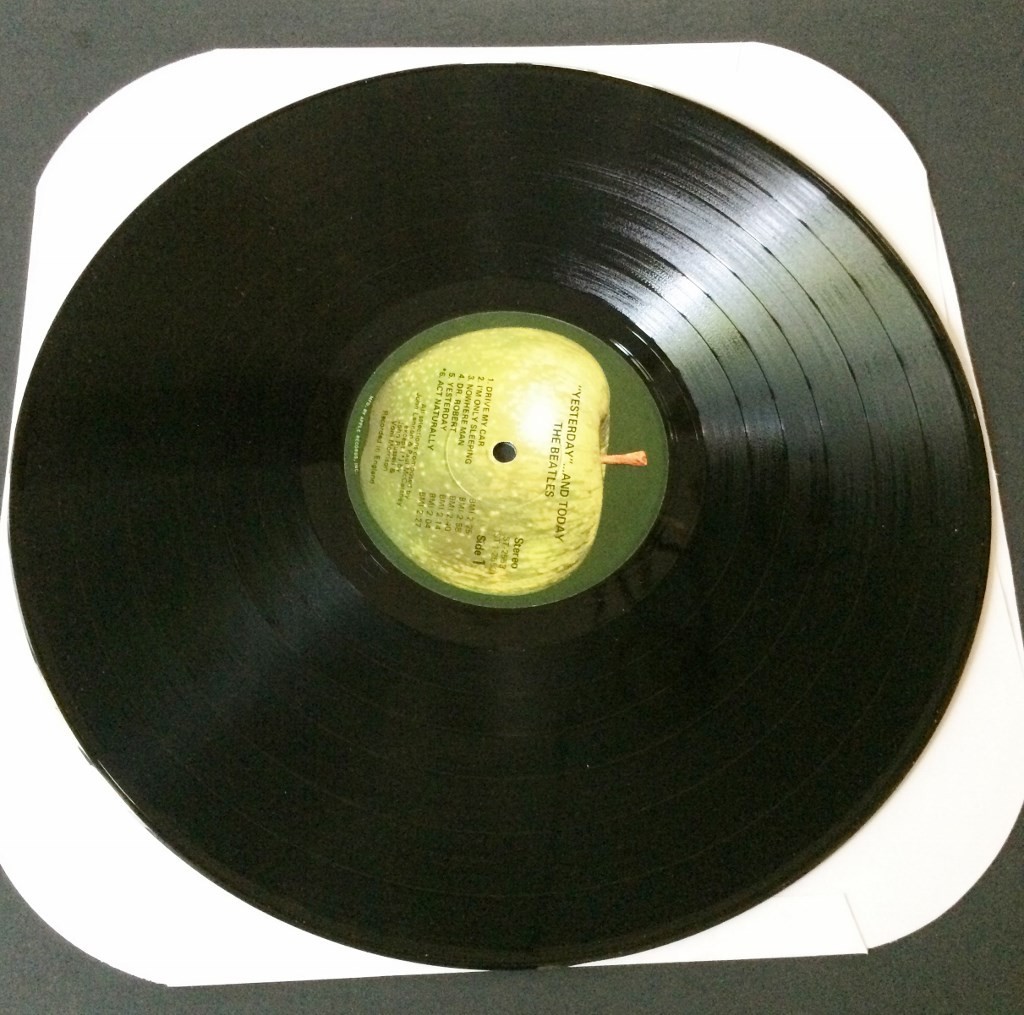 Beatles, Apple, 1971,Re-Issue, Variant APP 2553.SR2 A (af), Yesterday And Today