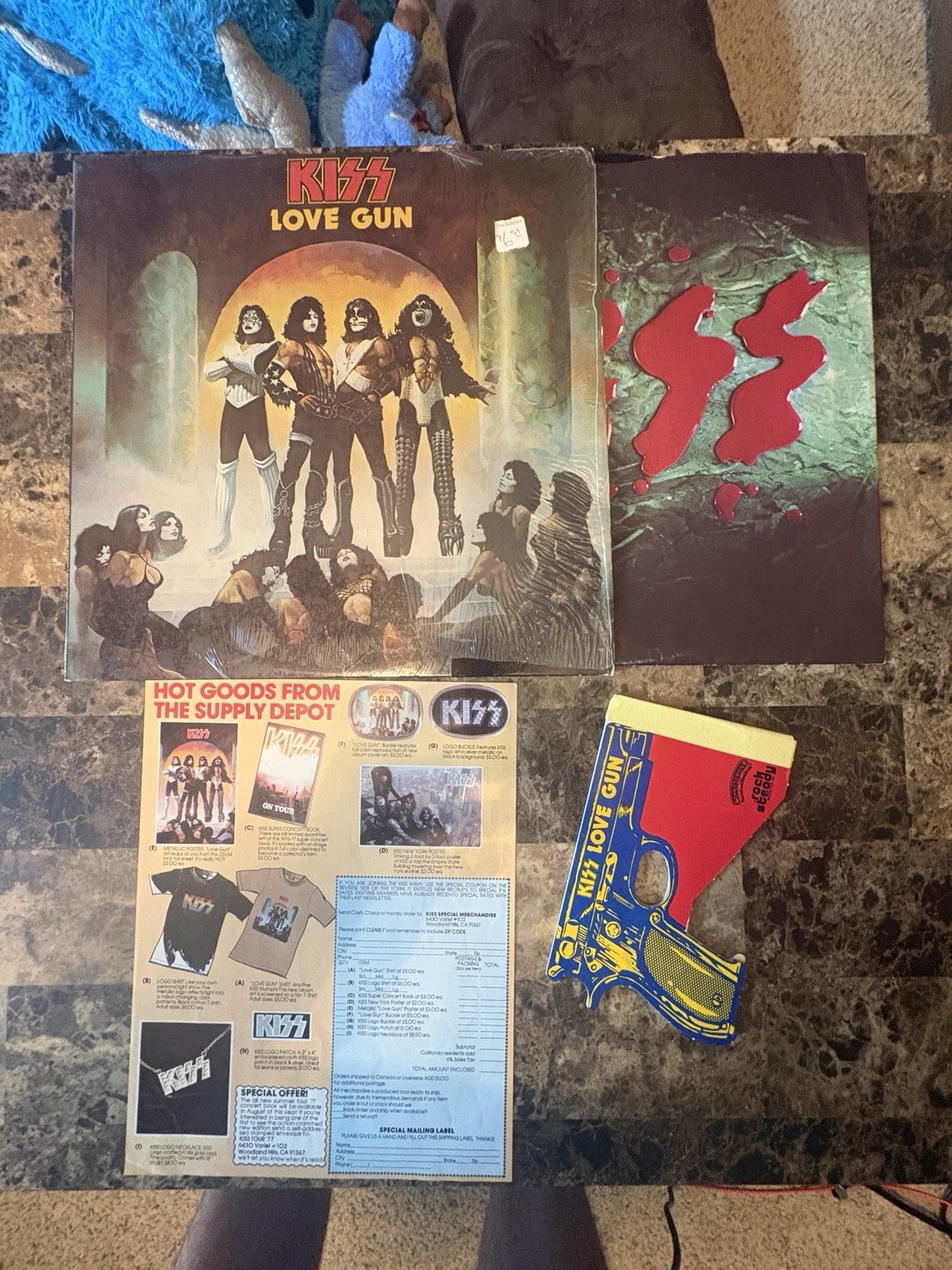 1977 KISS LOVE GUN Vinyl LP RECORD With Inserts Casablanca Records