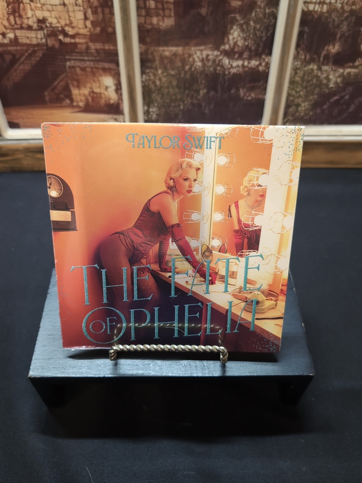 TAYLOR SWIFT THE FATE OF OPHELIA 7″ VINYL SINGLE ORANGE IN COLOR NEW AND SEALED