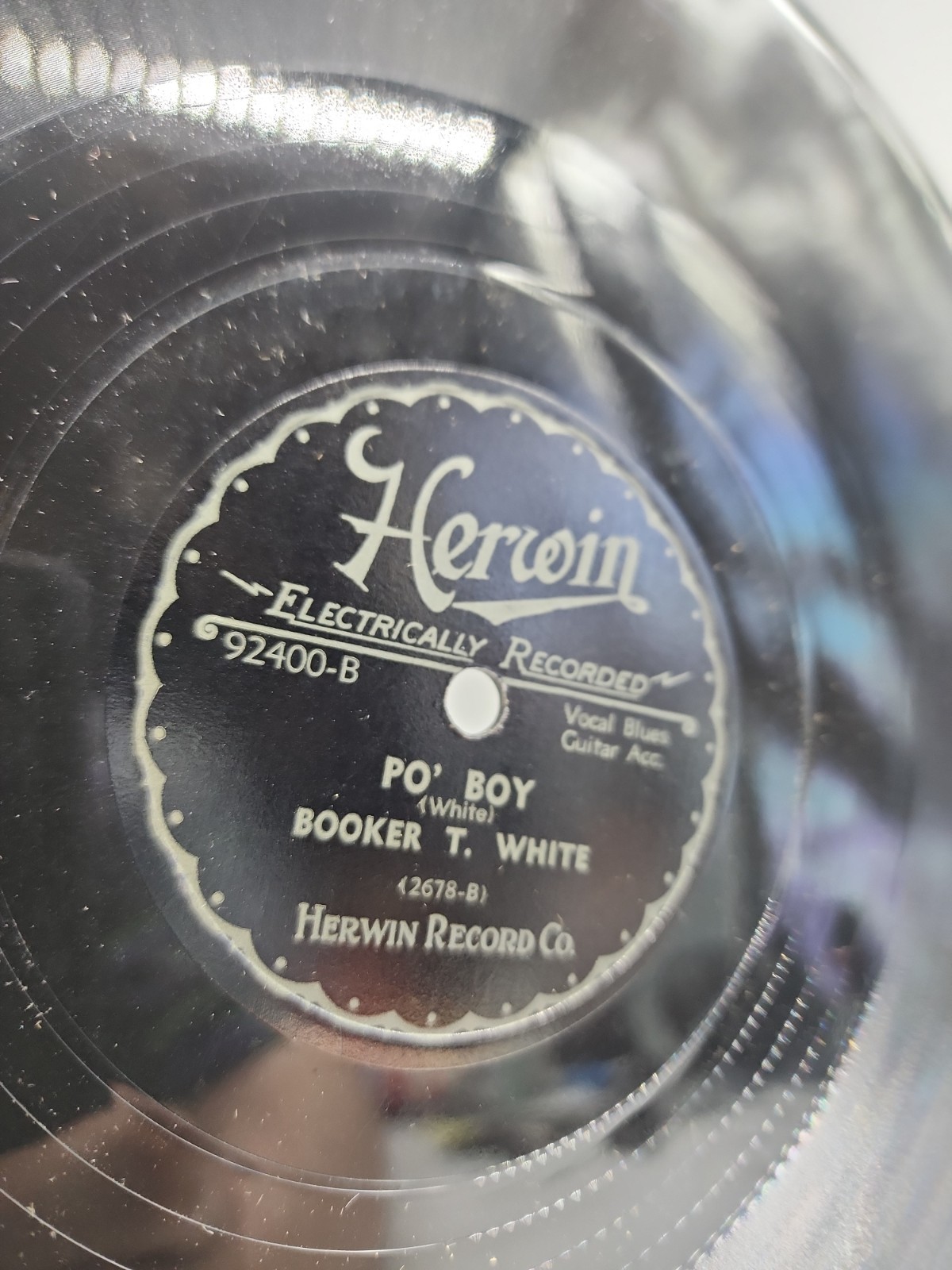 Booker T. White Herwin 92400, 78 RPM E- Delta Blues Po’ Boy / Sic ‘Em Dogs On